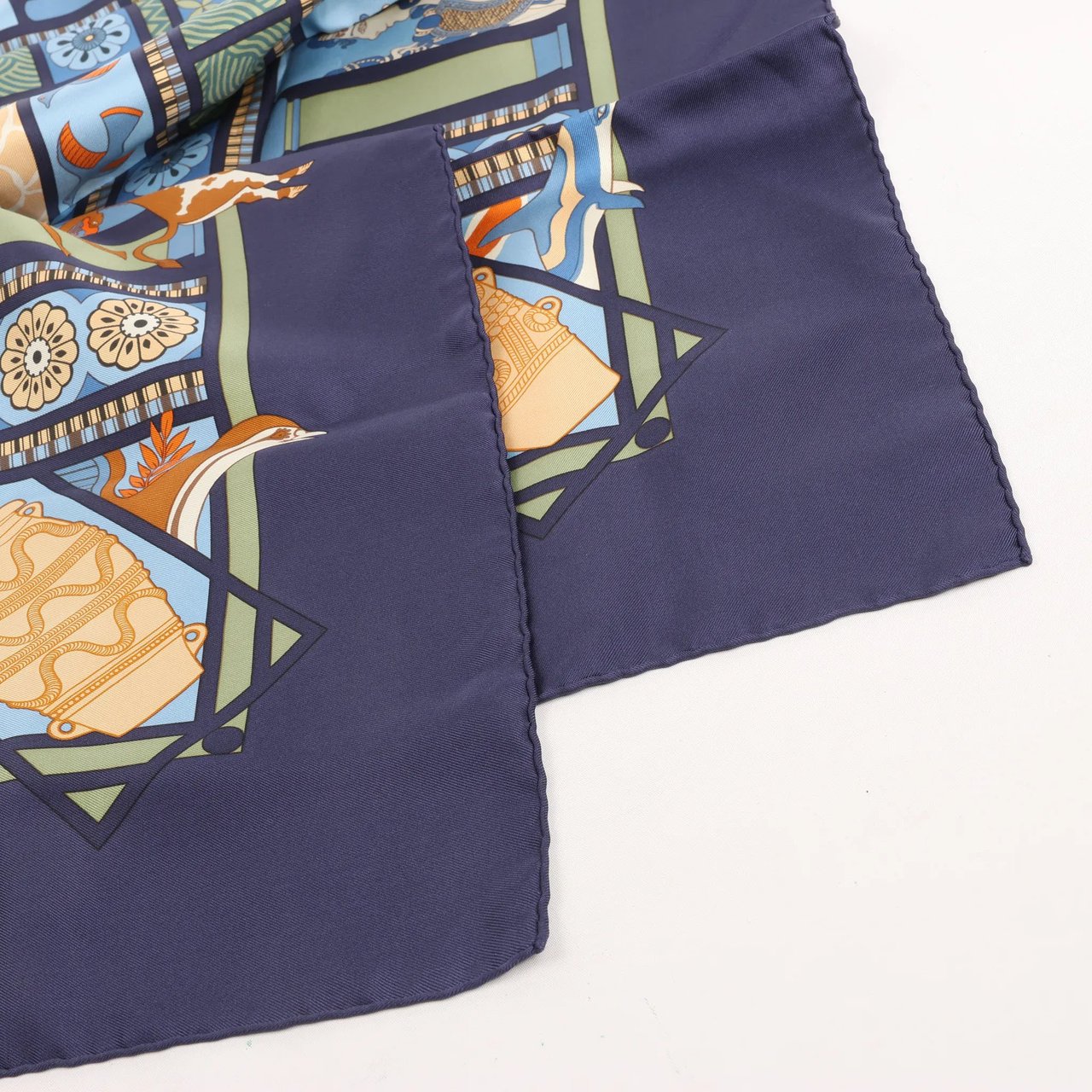 Hermès Hermès Carré 90 "LES SECRETS DE MINOS" Silk handkerchief in Navy Blue Divers