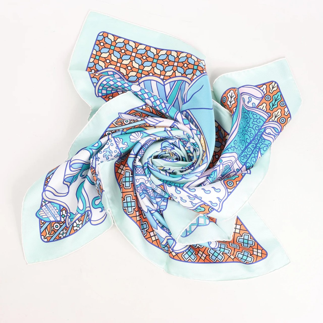 Hermès Hermès Carré 90 "DUELS ONIRIQUES" Silk handkerchief in Blue Blauw