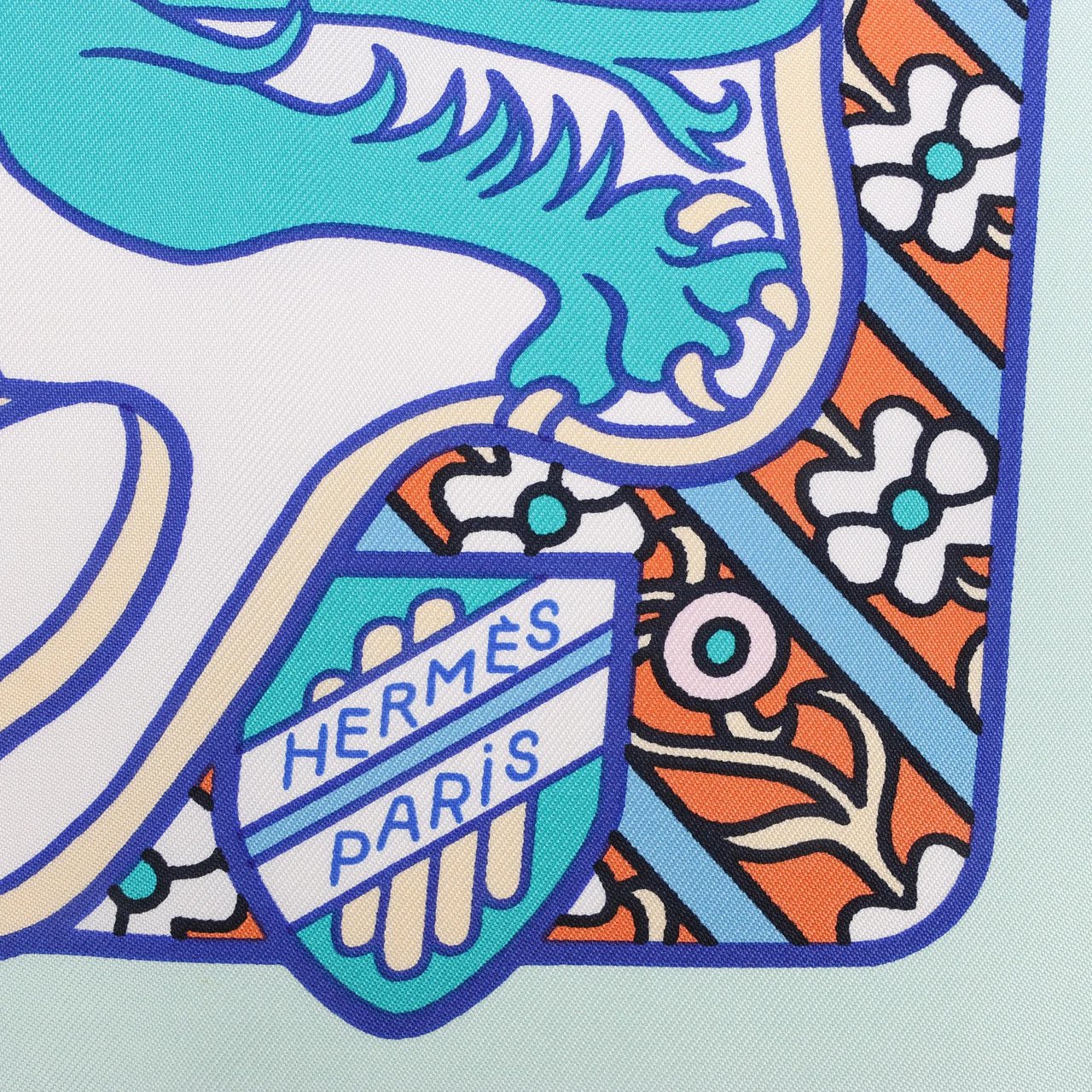 Hermès Hermès Carré 90 "DUELS ONIRIQUES" Silk handkerchief in Blue Blauw