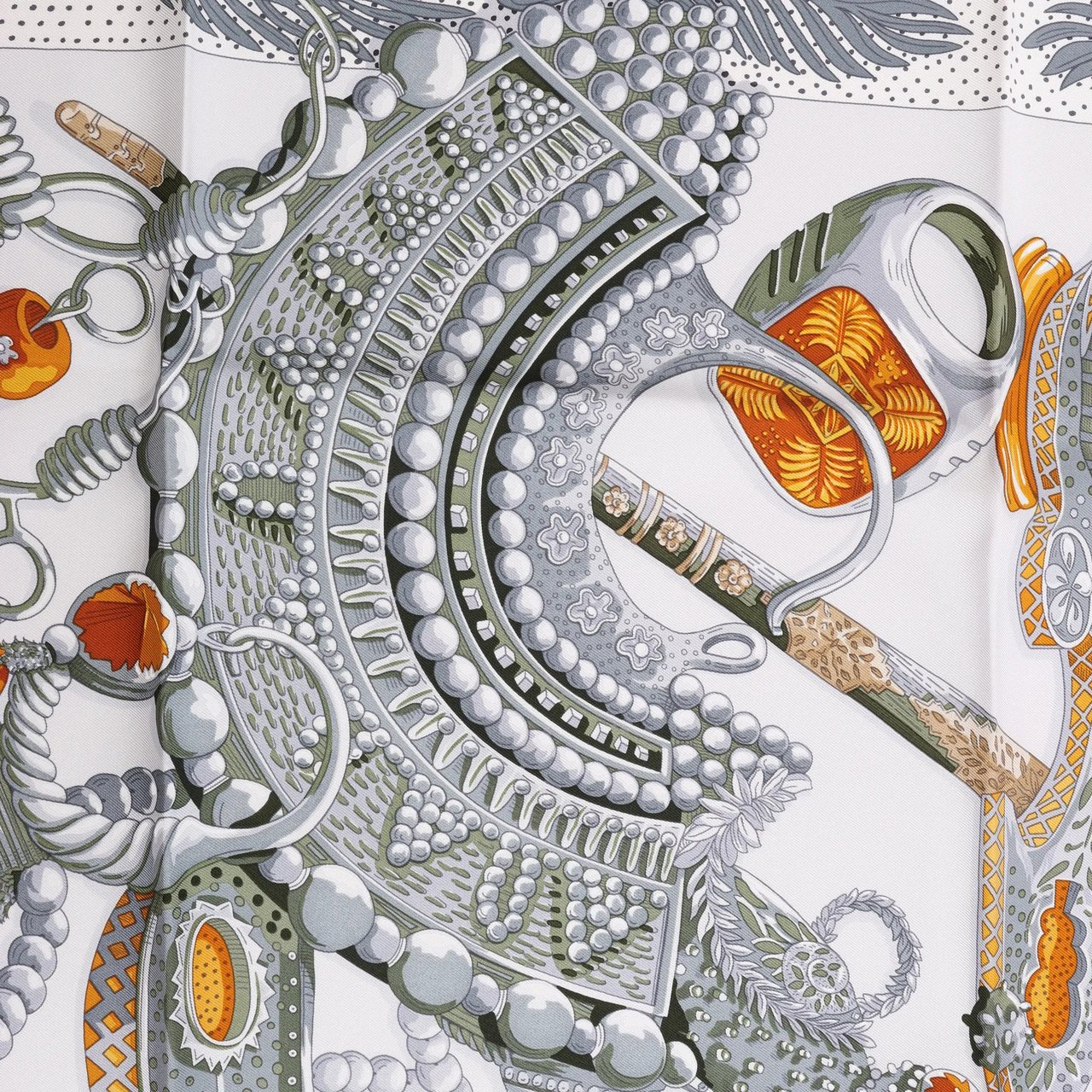 Hermès Hermès Carré 90 "Zenobie Reine de Palmyre" Silk handkerchief in Beige x Green Divers