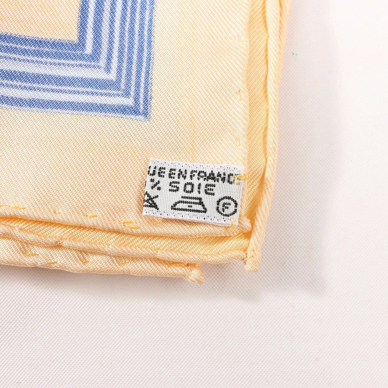 Hermès Hermès Carré 90 "La Mare aux Canards" Silk handkerchief in Yellow Geel