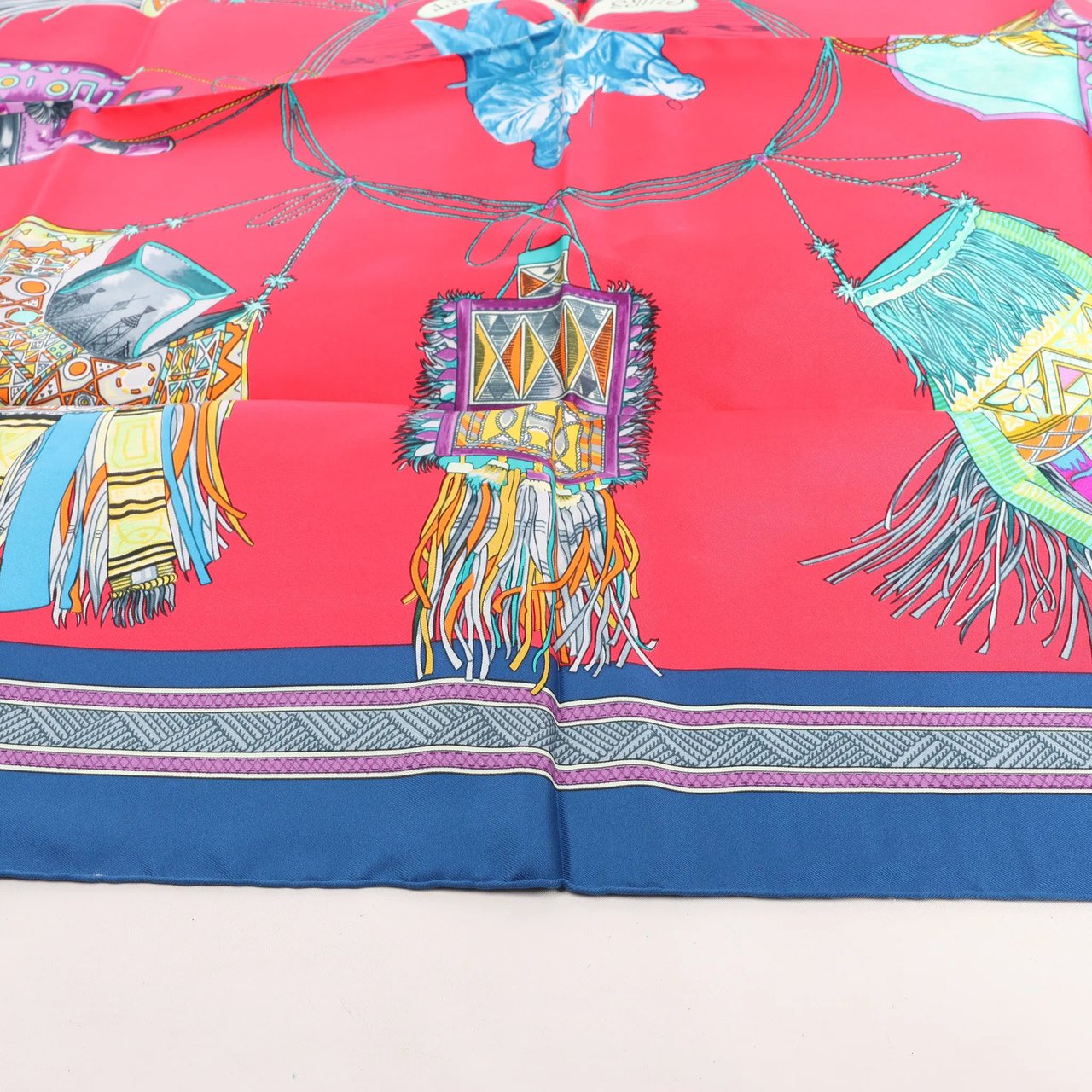 Hermès Hermès Carré 90 "Cuirs Du Desert" Silk handkerchief in Navy Blue x Red Blauw