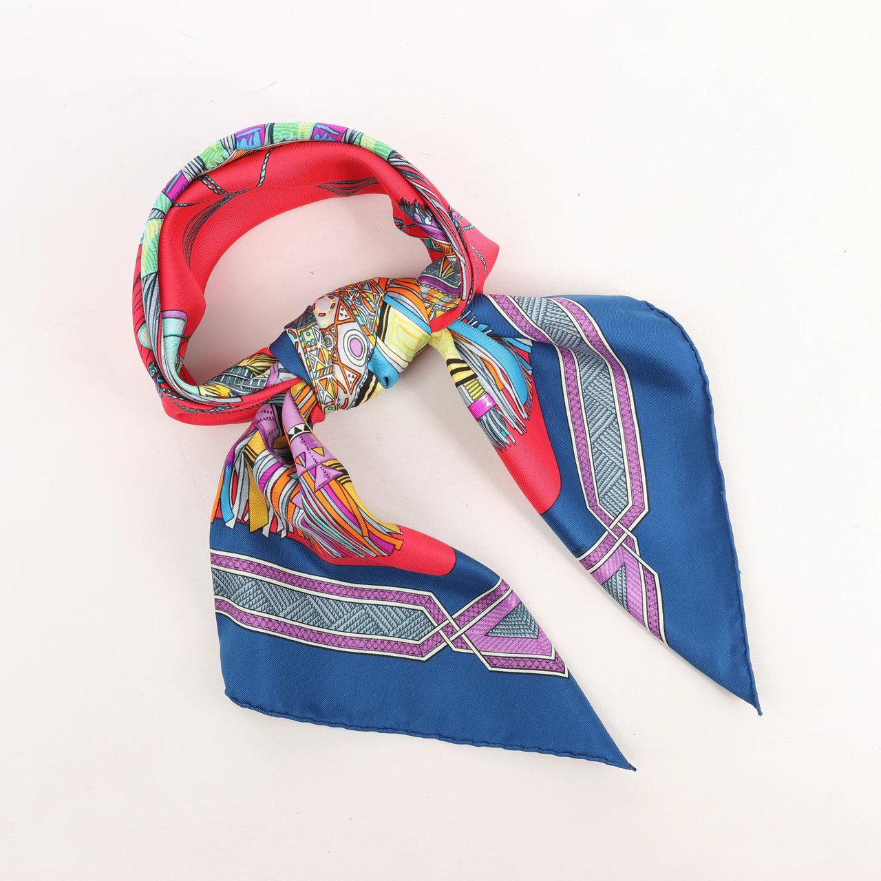 Hermès Hermès Carré 90 "Cuirs Du Desert" Silk handkerchief in Navy Blue x Red Blauw