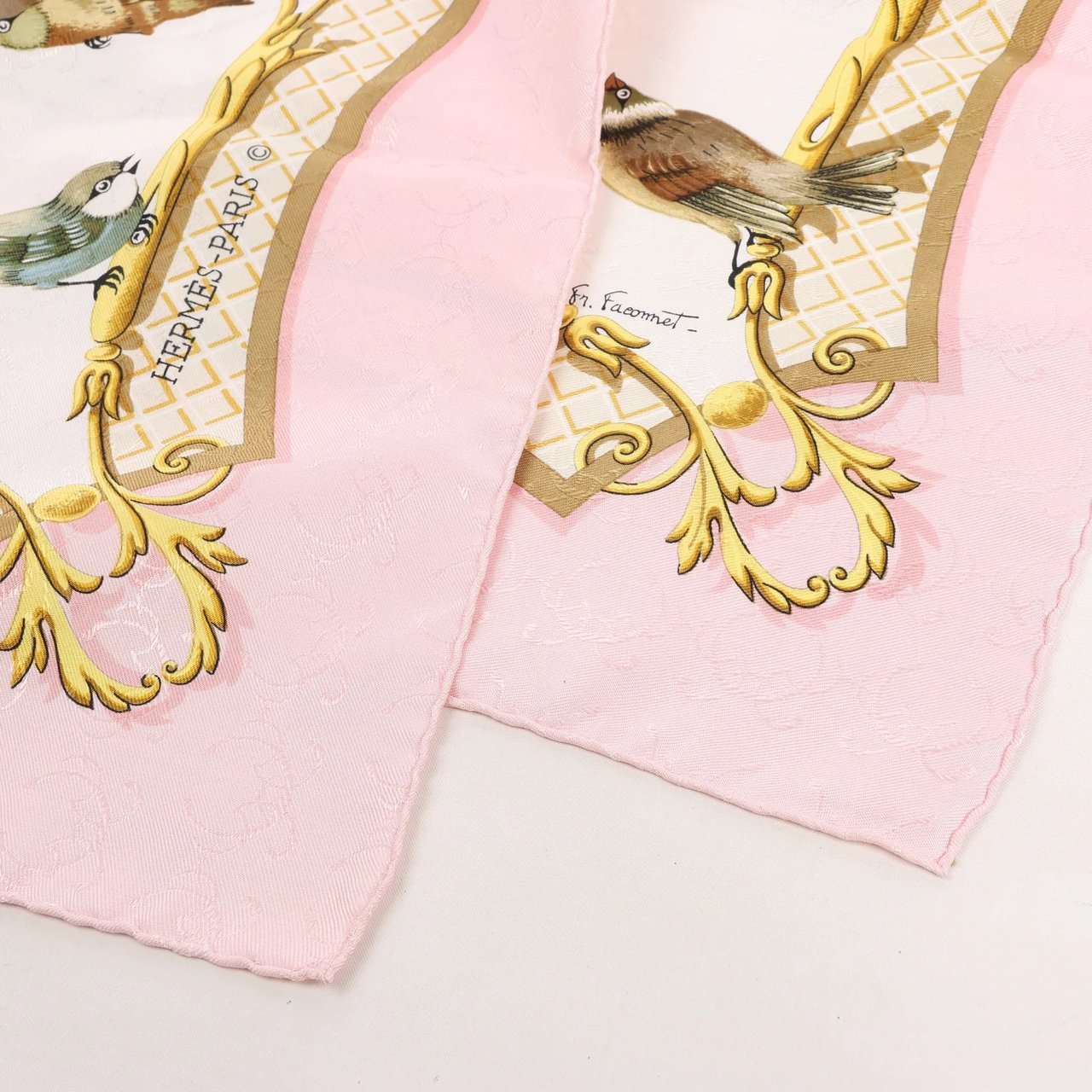 Hermès Hermès Carré 90 "La Cle des Champs" Silk handkerchief in Pink Roze