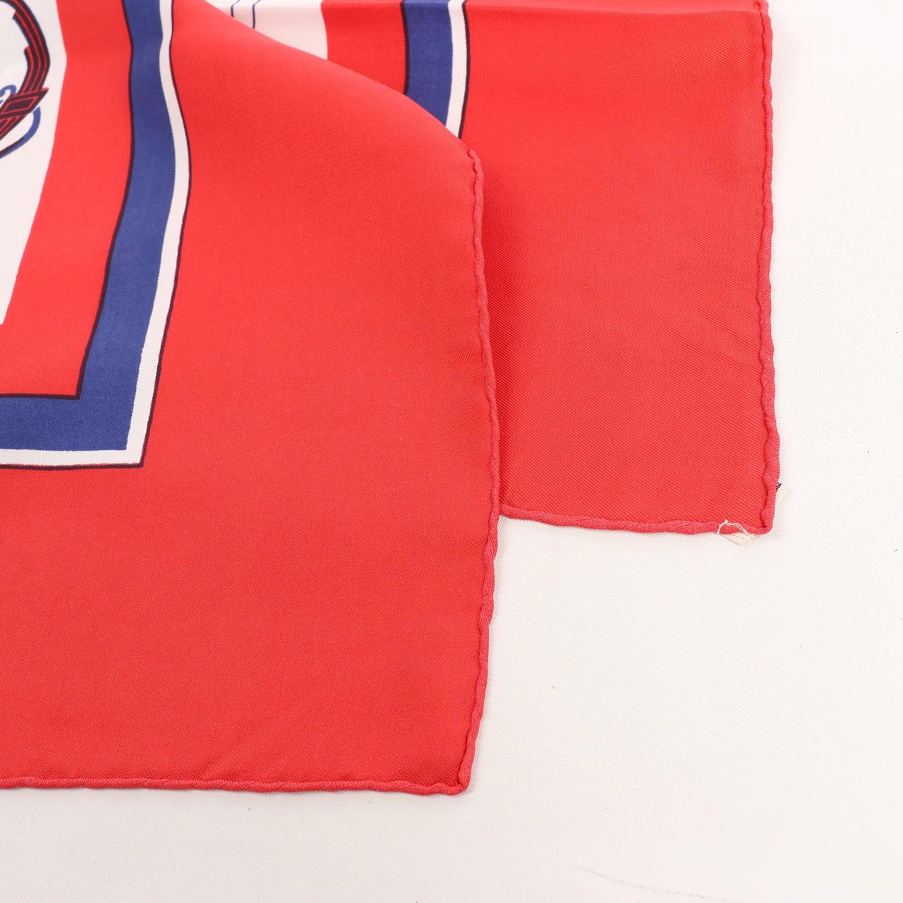 Hermès Hermès Carré 90 "Ex Libris" Silk handkerchief in Red Divers