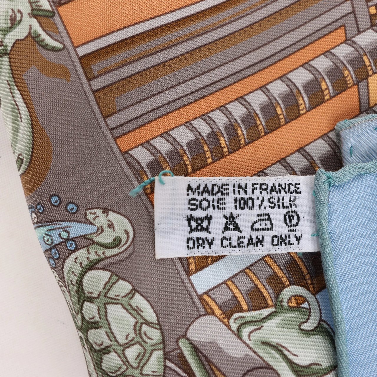 Hermès Hermès Carré 90 "LES RIVIERES DE BABEL" Silk handkerchief in Blue Divers