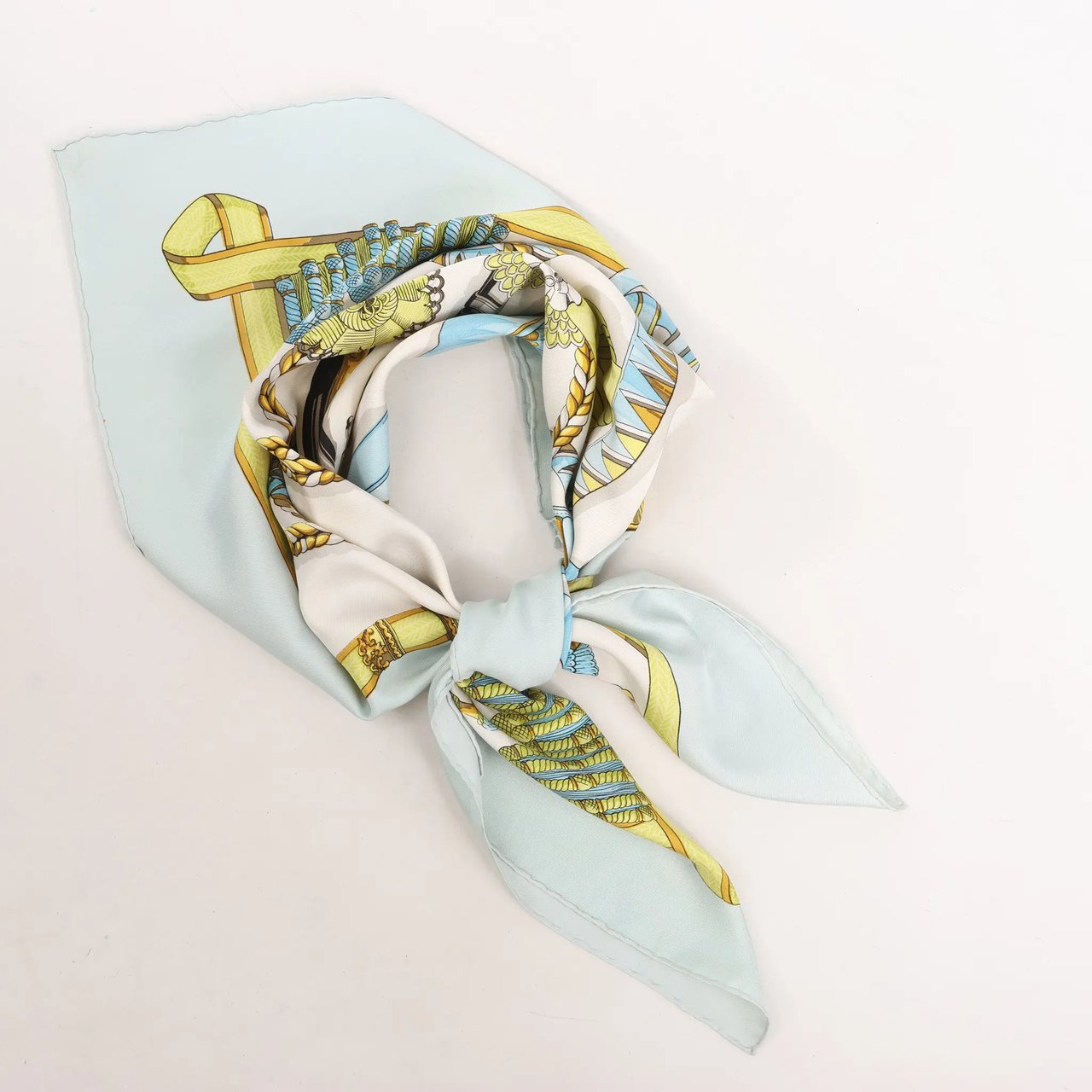 Hermès Hermès Carré 90 "Frontaux et Cocardes" Silk handkerchief in Blue Divers