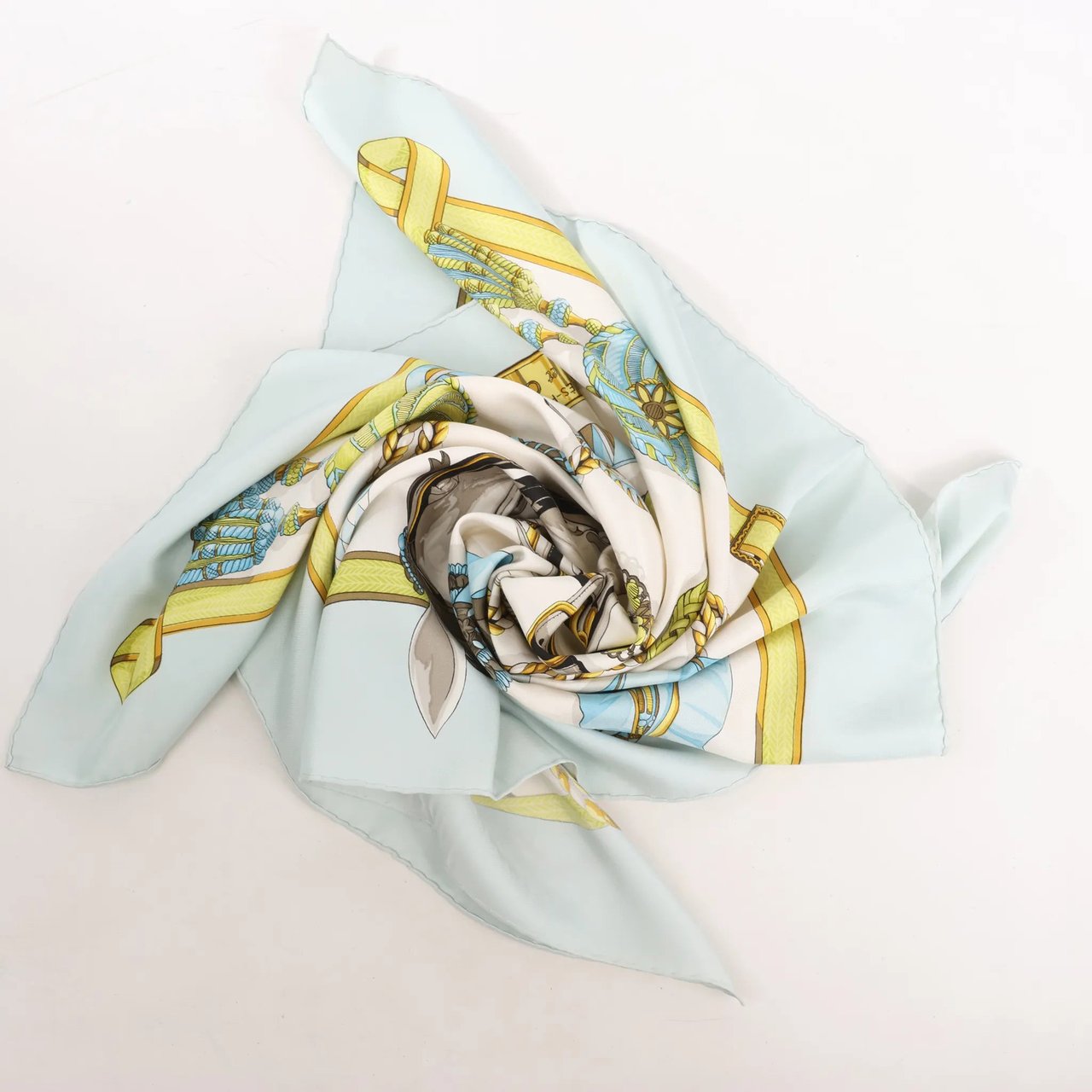 Hermès Hermès Carré 90 "Frontaux et Cocardes" Silk handkerchief in Blue Divers