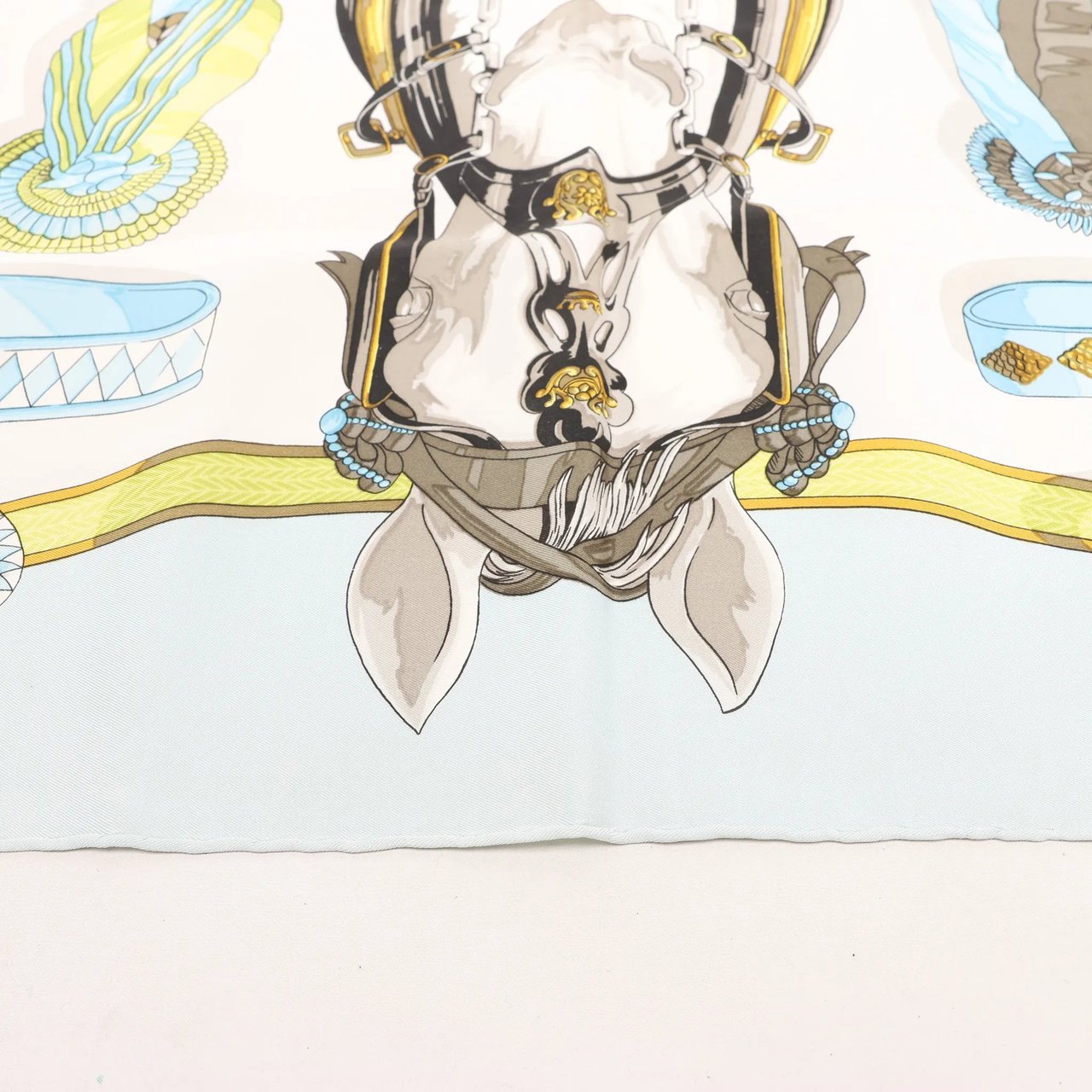 Hermès Hermès Carré 90 "Frontaux et Cocardes" Silk handkerchief in Blue Divers