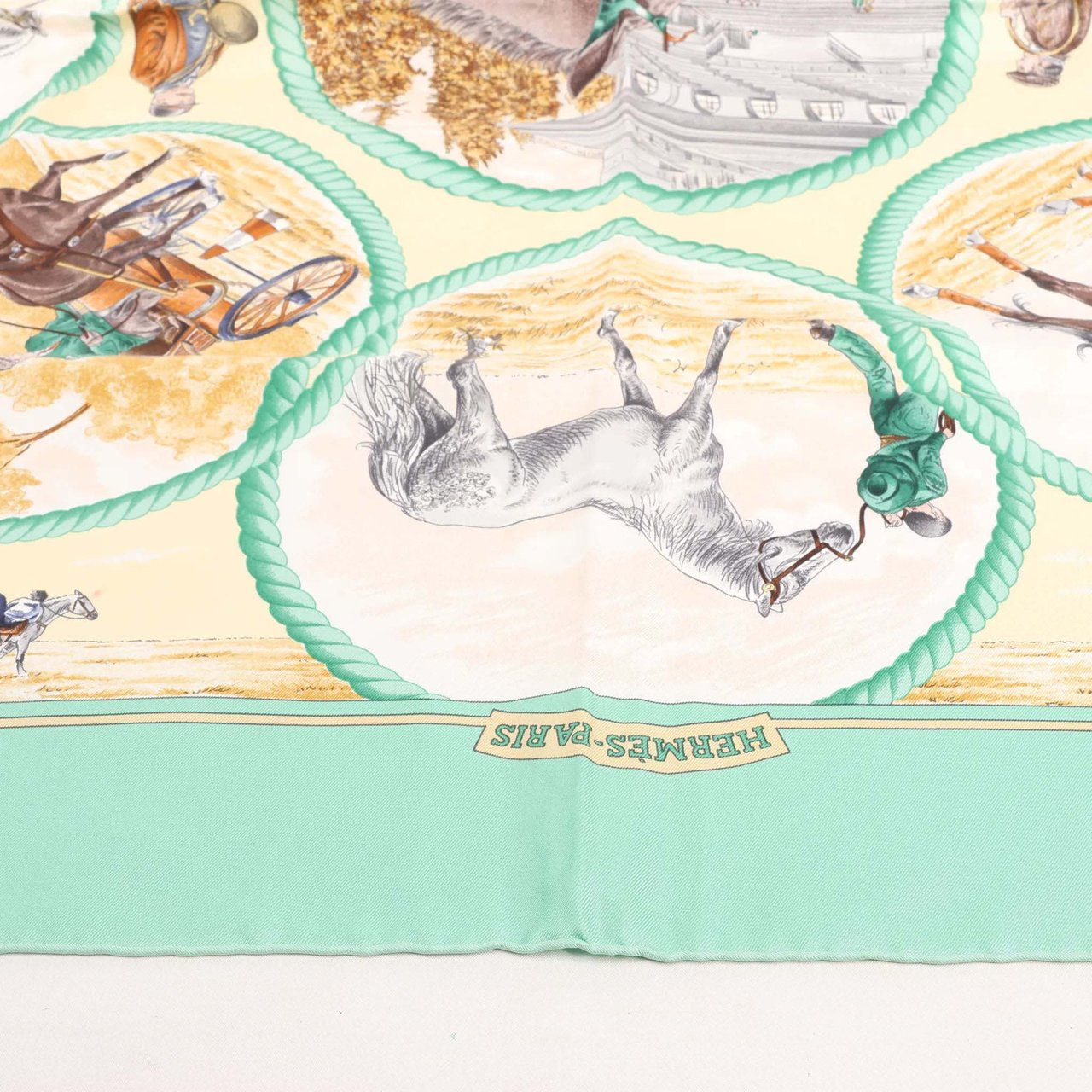 Hermès Hermès Carré 90 "Auteuil en Mai" Silk handkerchief in Green Divers