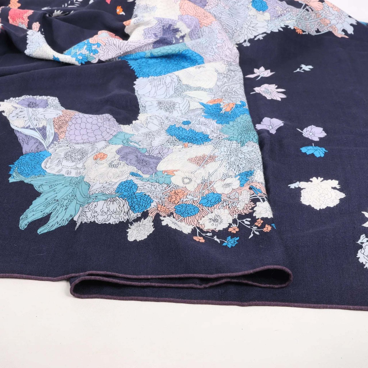 Hermès Hermès Carré Géant "Robe Legere" Cashmere x Silk handkerchief in Navy Blue Divers