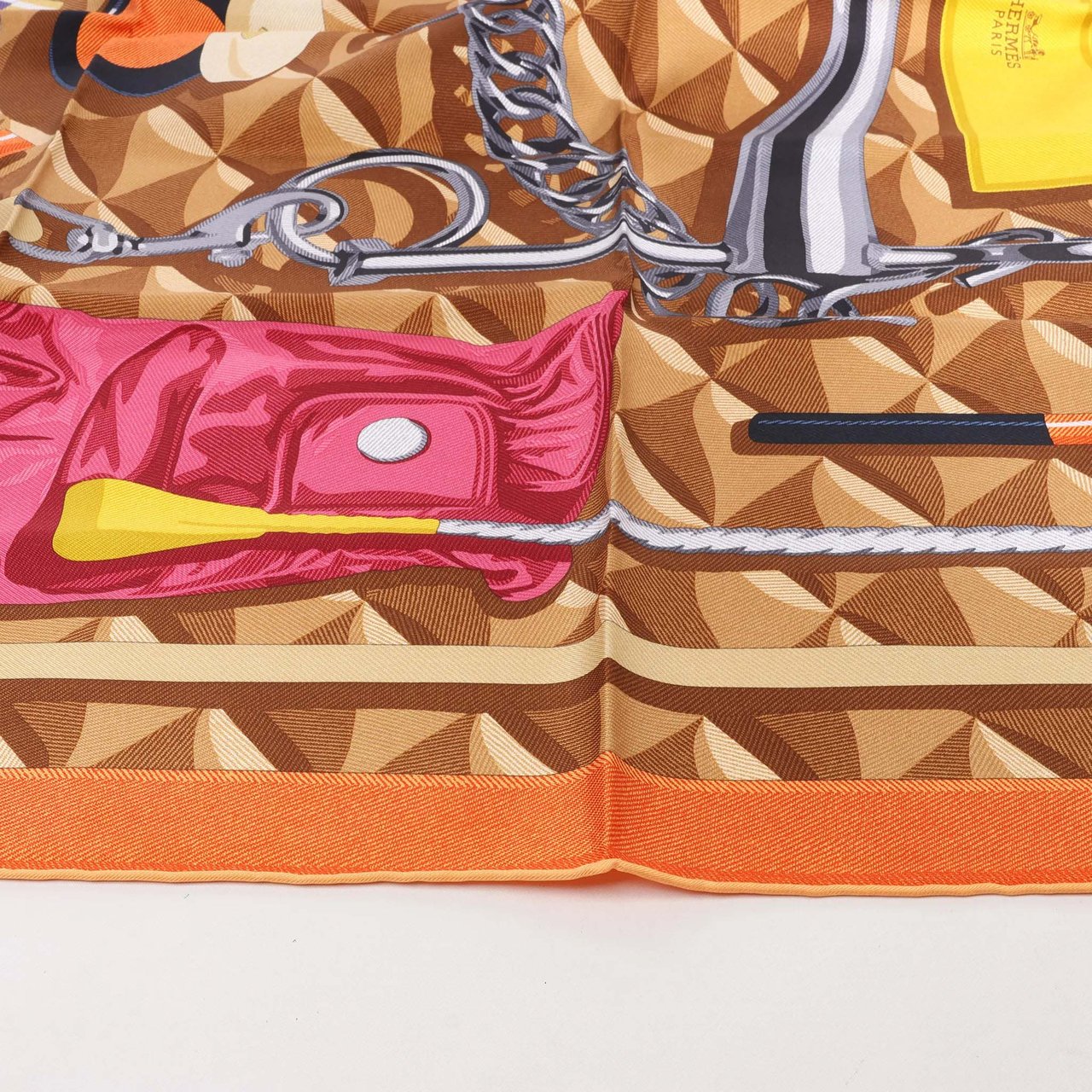 Hermès Hermès Carré 90 "BEAUTE COMPOSEE" Silk handkerchief in Orange Oranje