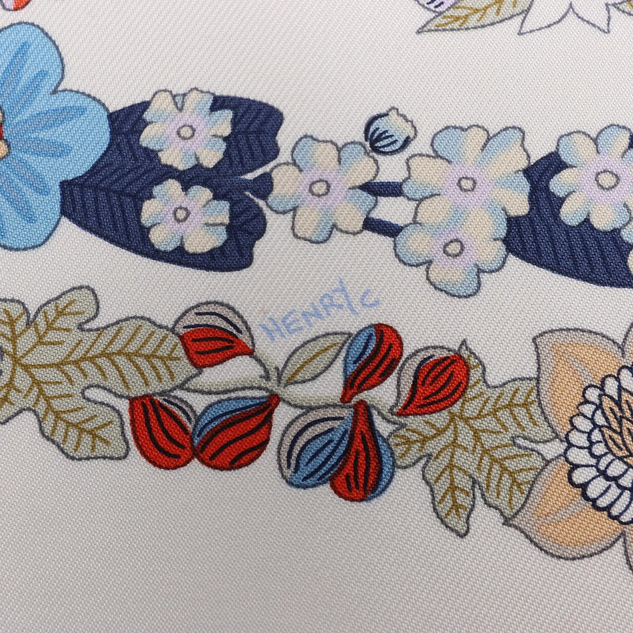 Hermès Hermès Carré 90 "BRIDES DE GALA EN FLEURS" Silk handkerchief in Beige Divers