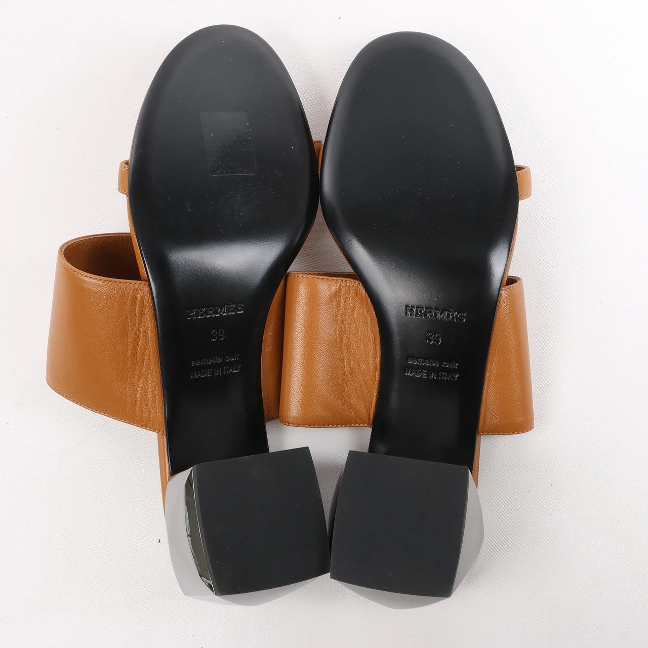 Hermès HERMES Cornelia Leather Sandals in Brown, Size 39 EU Bruin
