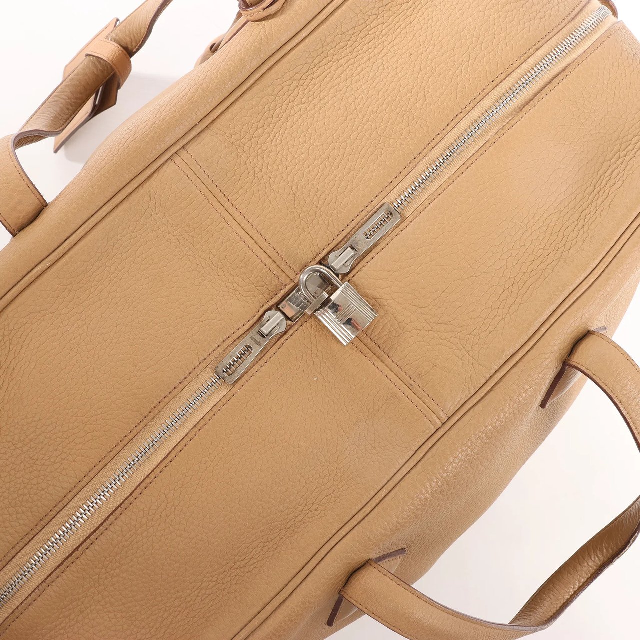 Hermès HERMES Victoria 43 Taurillon Clemence Handbag in Brown □L: 2008 Bruin