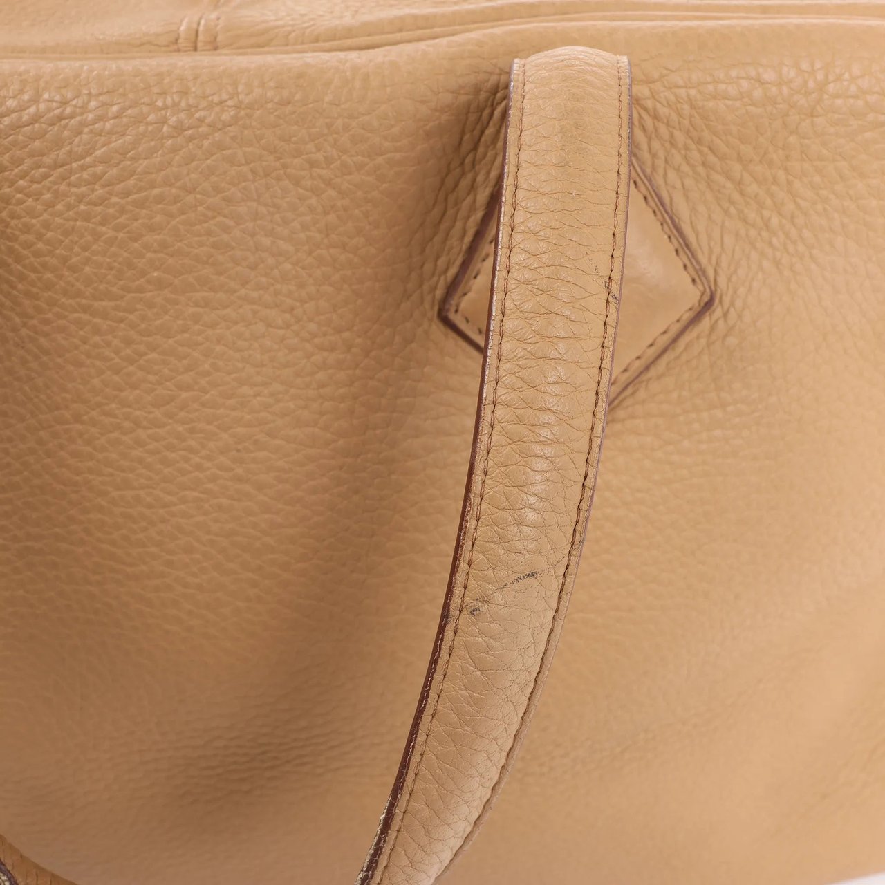 Hermès HERMES Victoria 43 Taurillon Clemence Handbag in Brown □L: 2008 Bruin