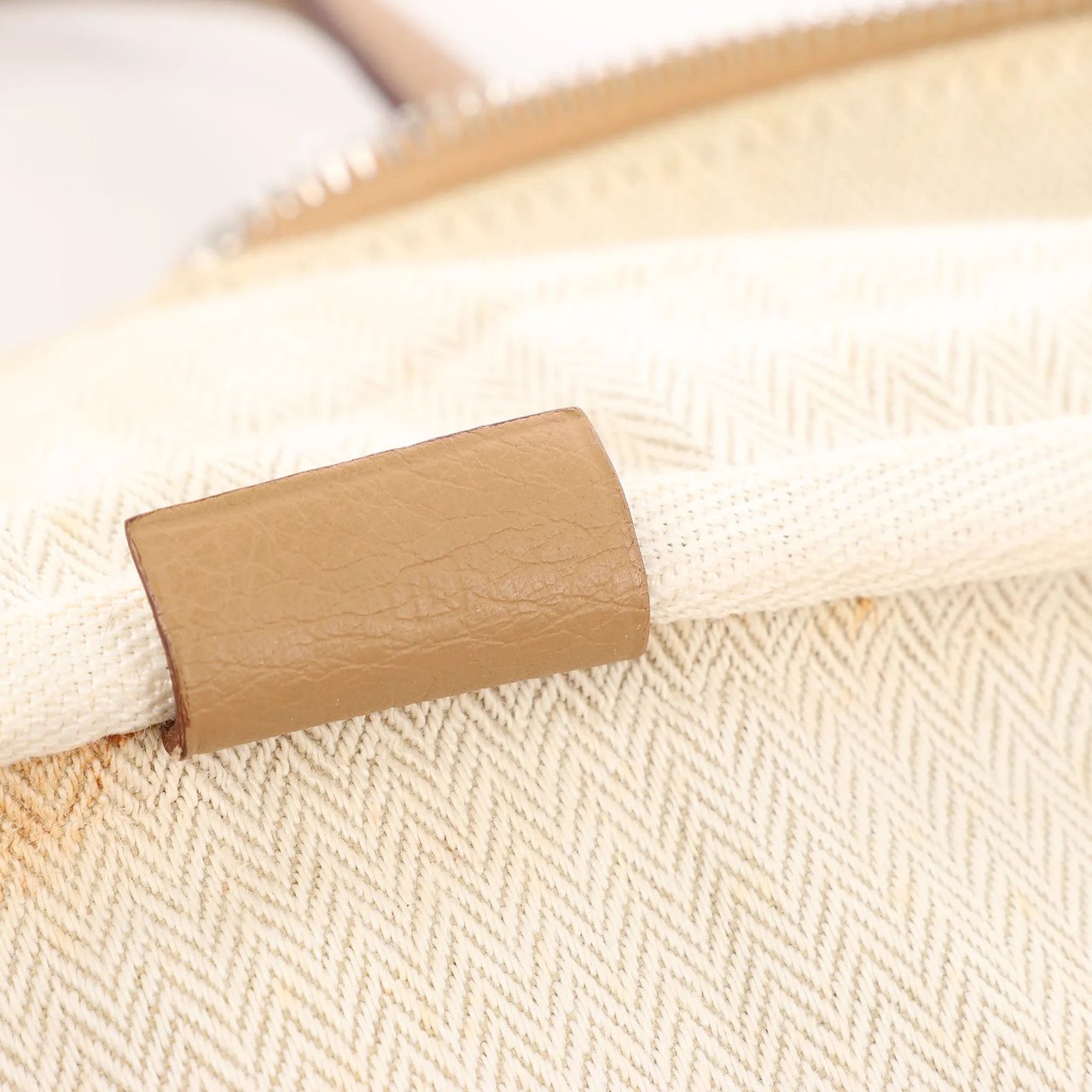 Hermès HERMES Victoria 43 Taurillon Clemence Handbag in Brown □L: 2008 Bruin