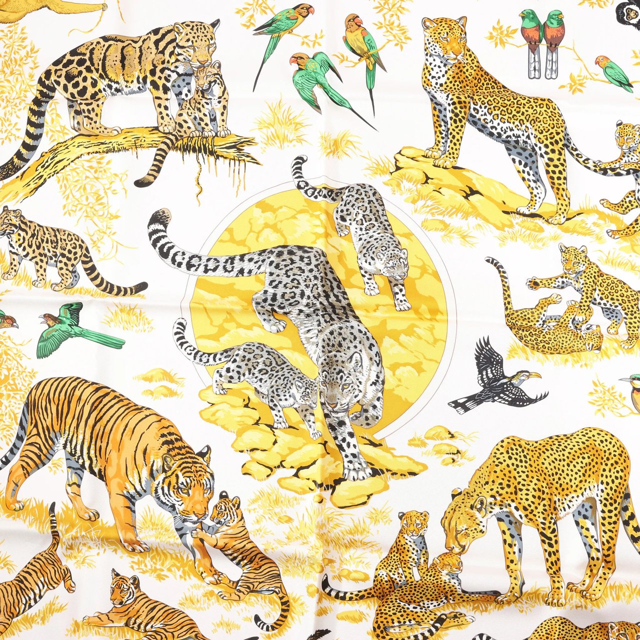 Hermès Hermès Carré 90 "tendresse feline" Silk handkerchief in Black x Yellow Divers