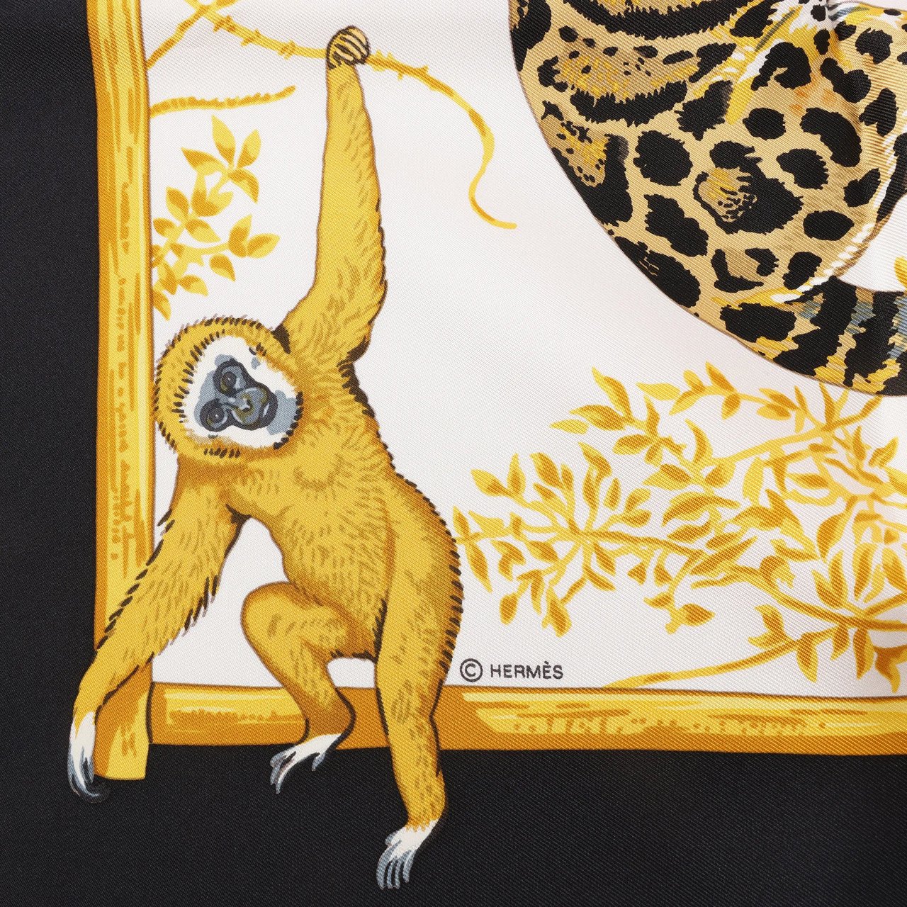 Hermès Hermès Carré 90 "tendresse feline" Silk handkerchief in Black x Yellow Divers