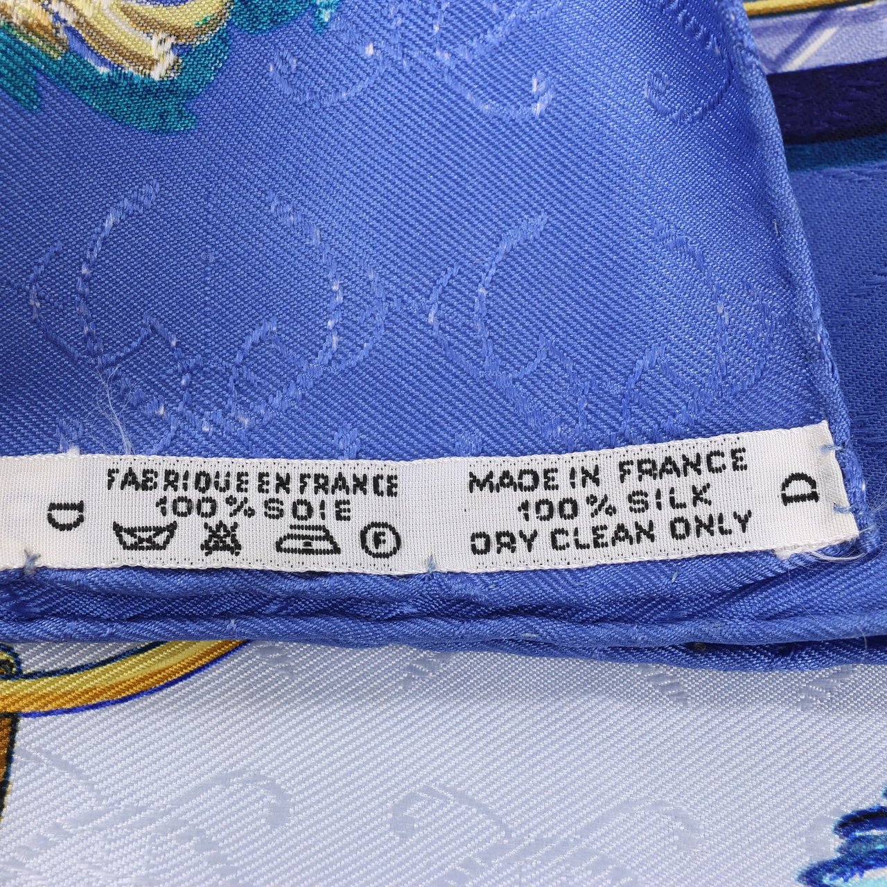 Hermès Hermès Carré 90 "LA CLE des CHAMPS" Silk handkerchief in Blue Blauw