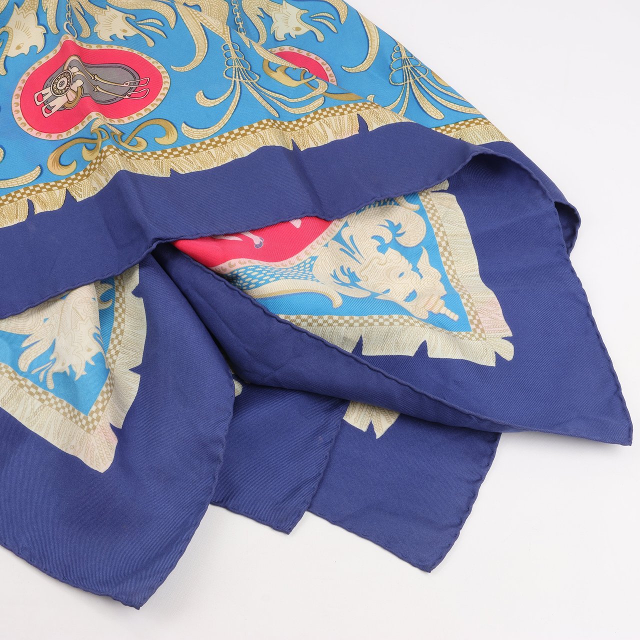 Hermès Hermès Carré 90 "LA PRESENTATION" Silk handkerchief in Navy Blue Divers