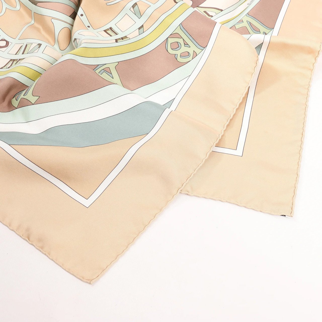 Hermès Hermès Carré 90 "MECANIQUE DU TEMPS" Silk handkerchief in Beige Beige