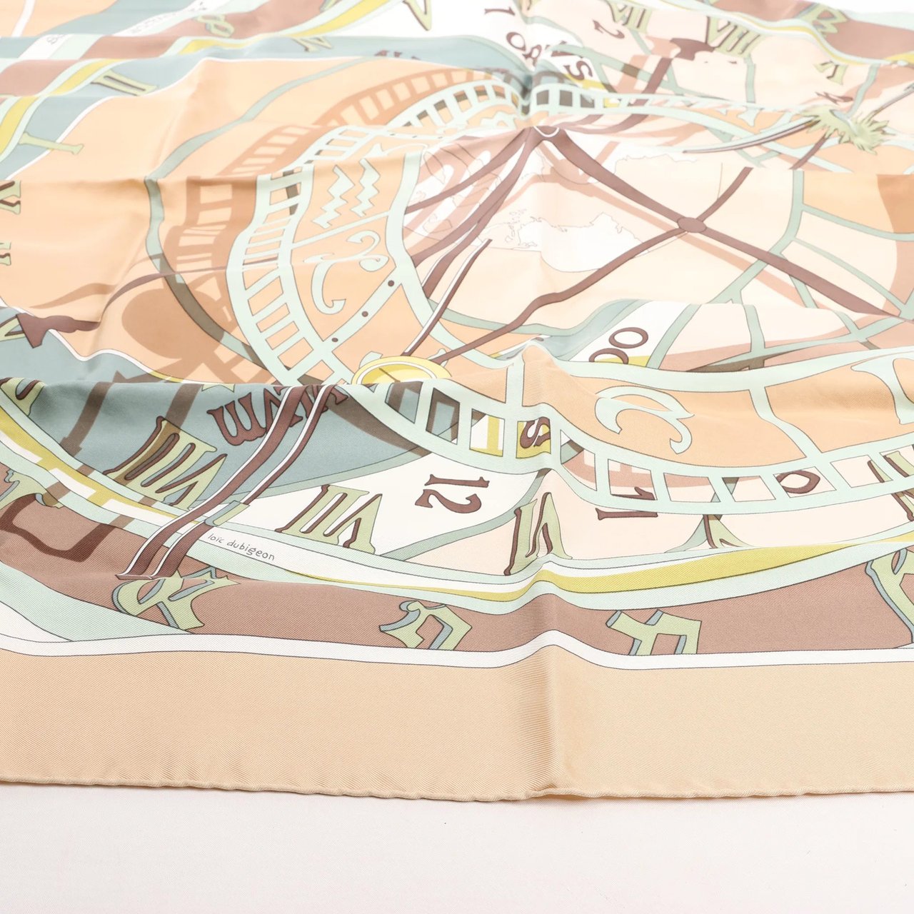 Hermès Hermès Carré 90 "MECANIQUE DU TEMPS" Silk handkerchief in Beige Beige