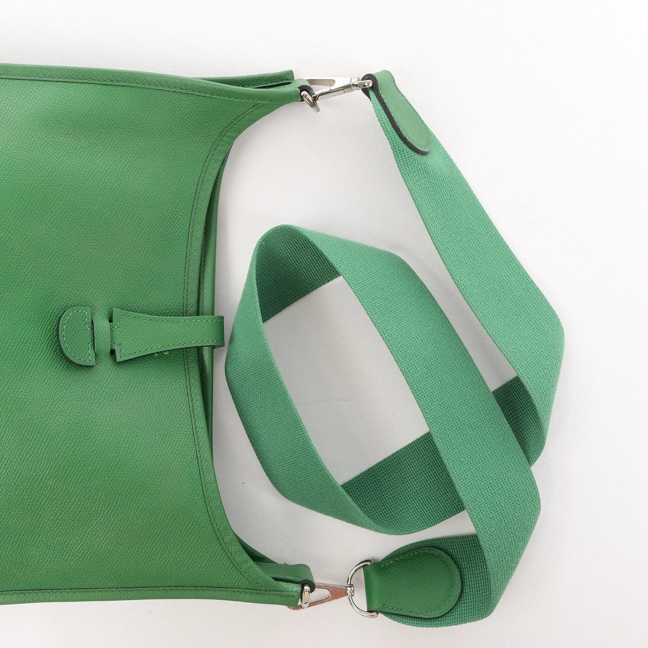 Hermès Hermes Evelyn 1 PM Epsom Leather Shoulder Bag in Green, □N Divers