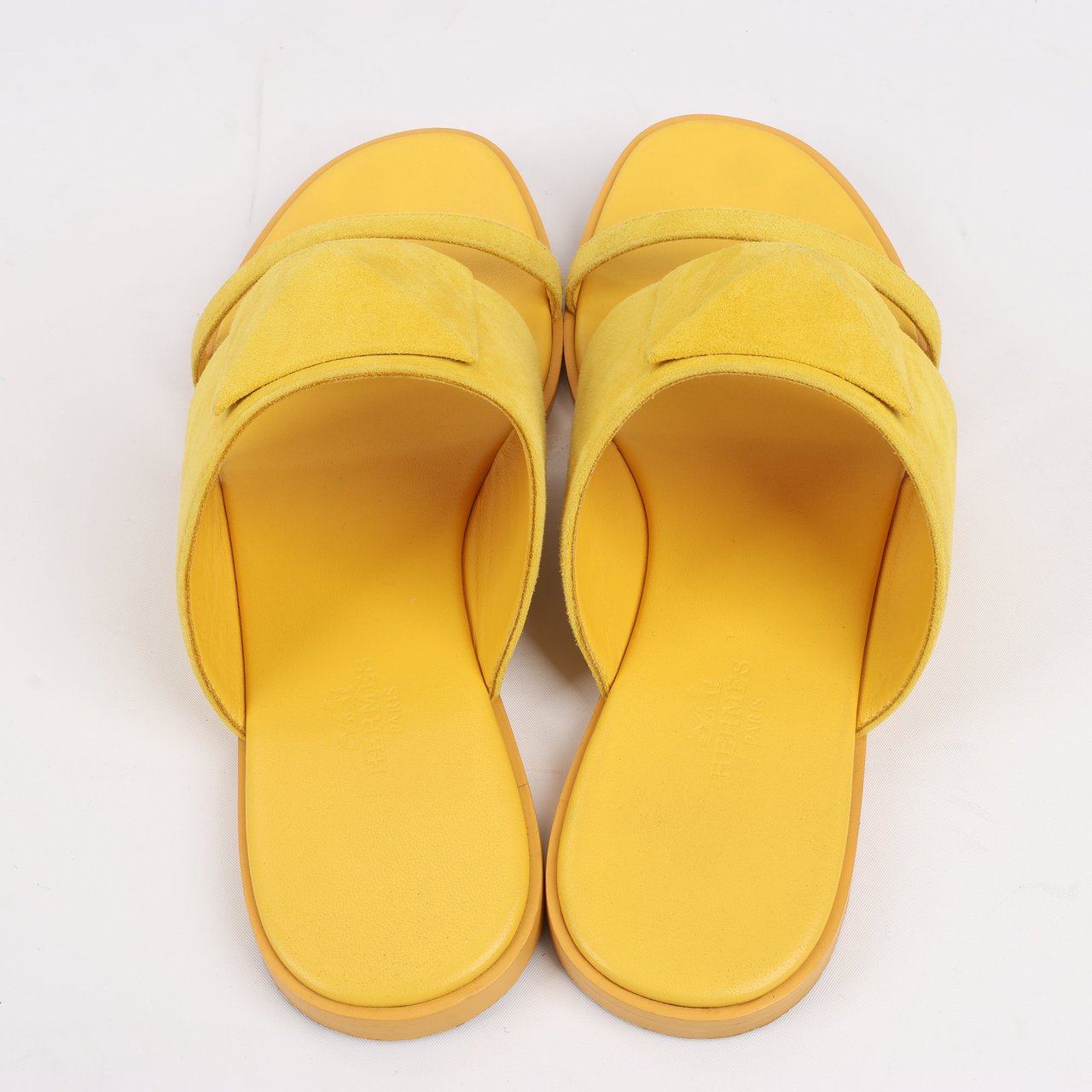 Hermès HERMES Kaia Suede Sandals in Yellow Gold, Size 36.5 EU Geel