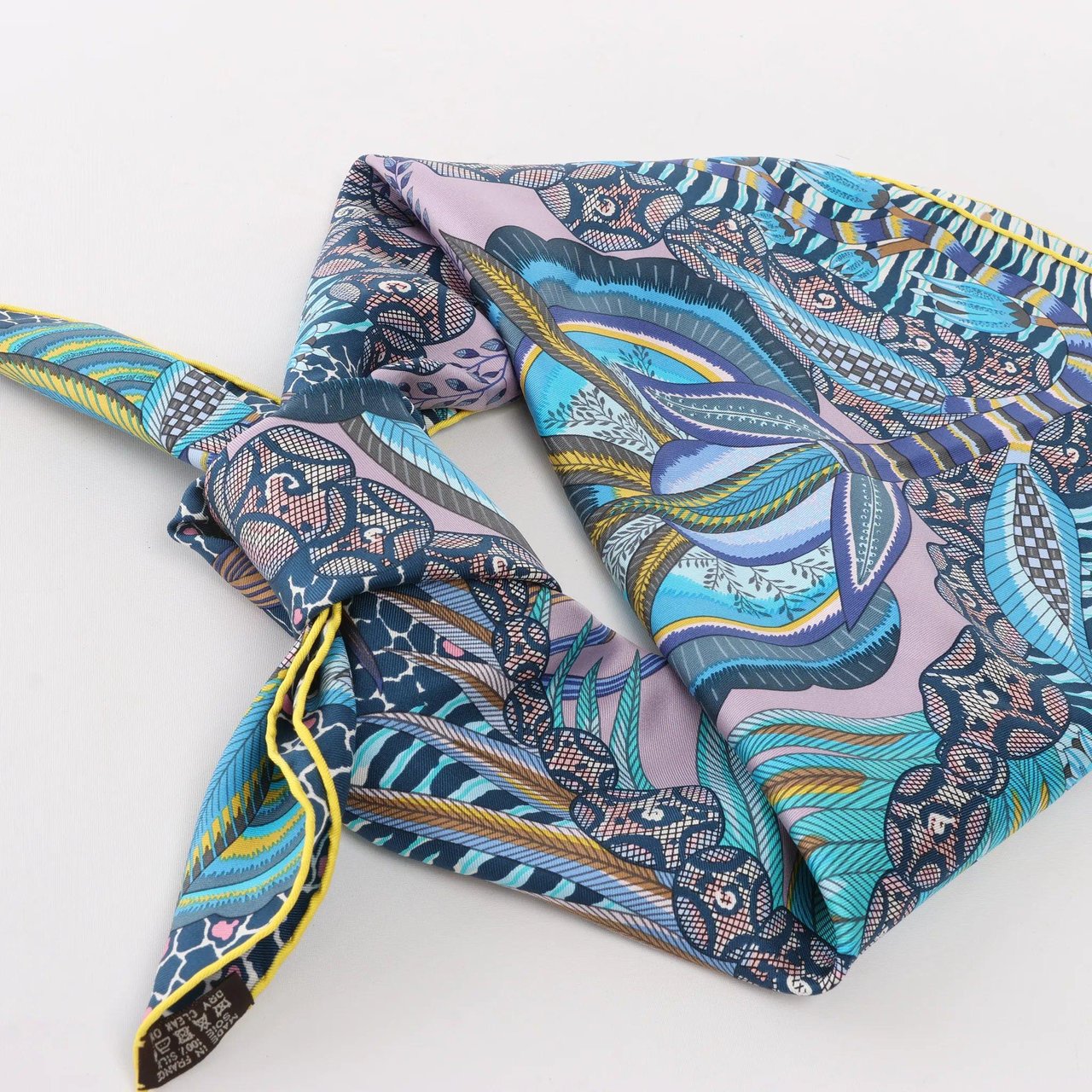 Hermès Hermès Carré 90 "FLOWERS OF SOUTH AFRICA" Silk handkerchief in Purple x Blue Blauw