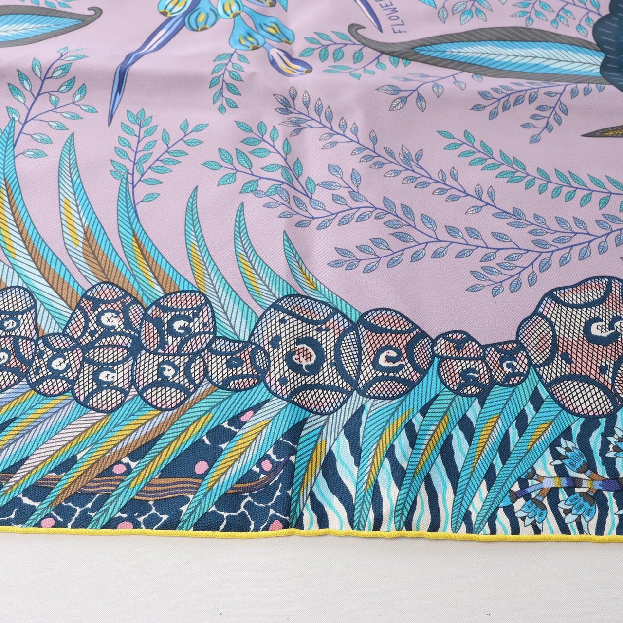 Hermès Hermès Carré 90 "FLOWERS OF SOUTH AFRICA" Silk handkerchief in Purple x Blue Blauw