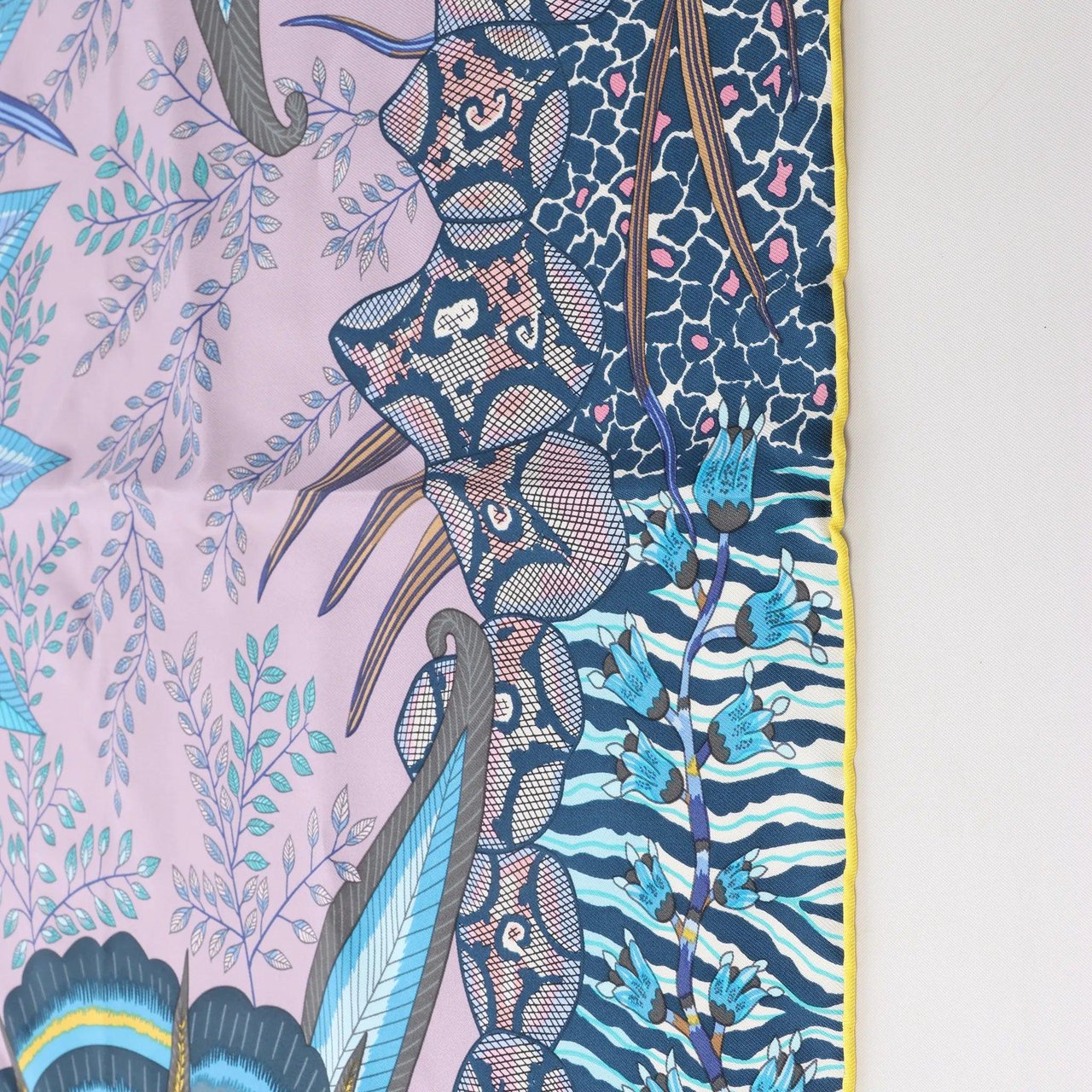 Hermès Hermès Carré 90 "FLOWERS OF SOUTH AFRICA" Silk handkerchief in Purple x Blue Blauw