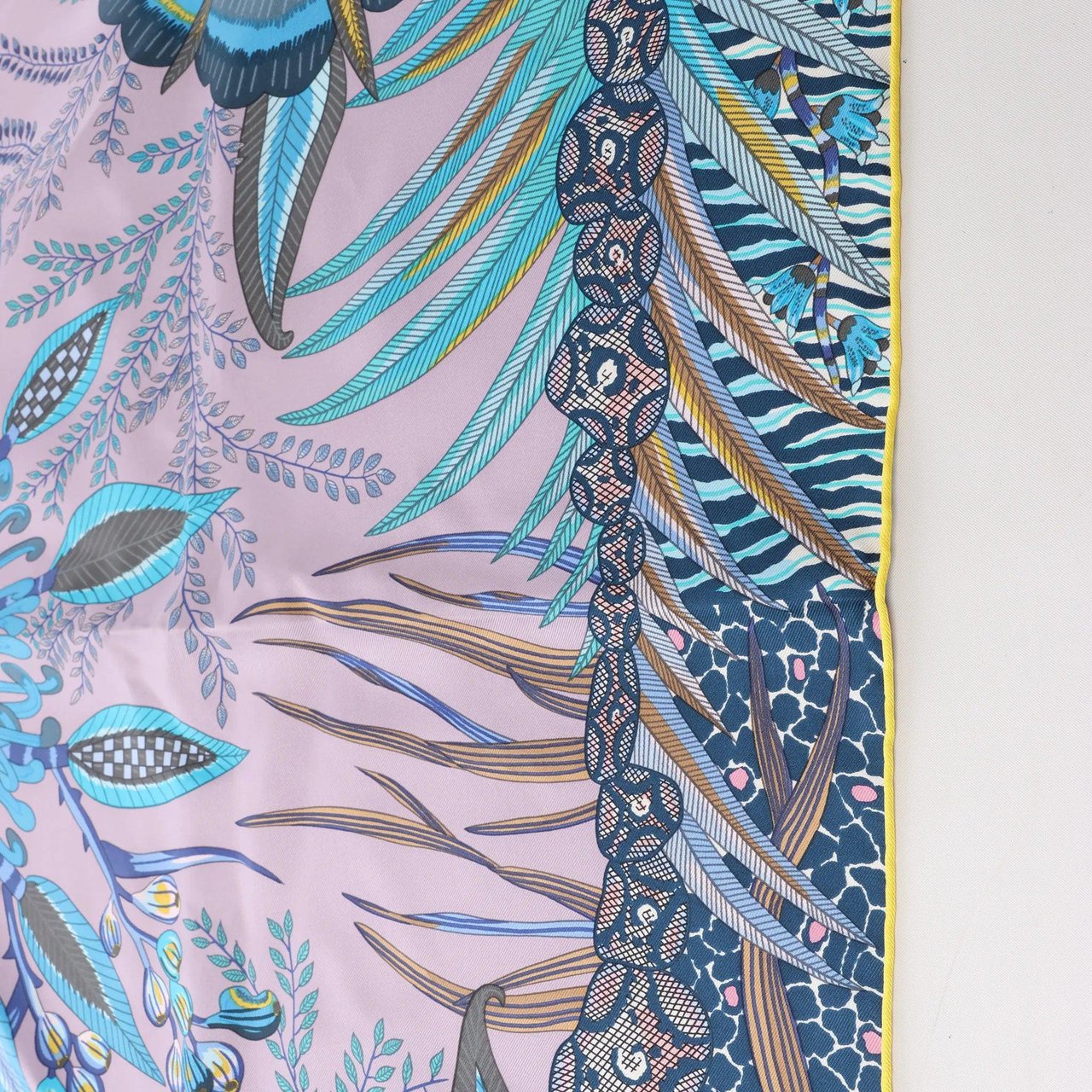 Hermès Hermès Carré 90 "FLOWERS OF SOUTH AFRICA" Silk handkerchief in Purple x Blue Blauw