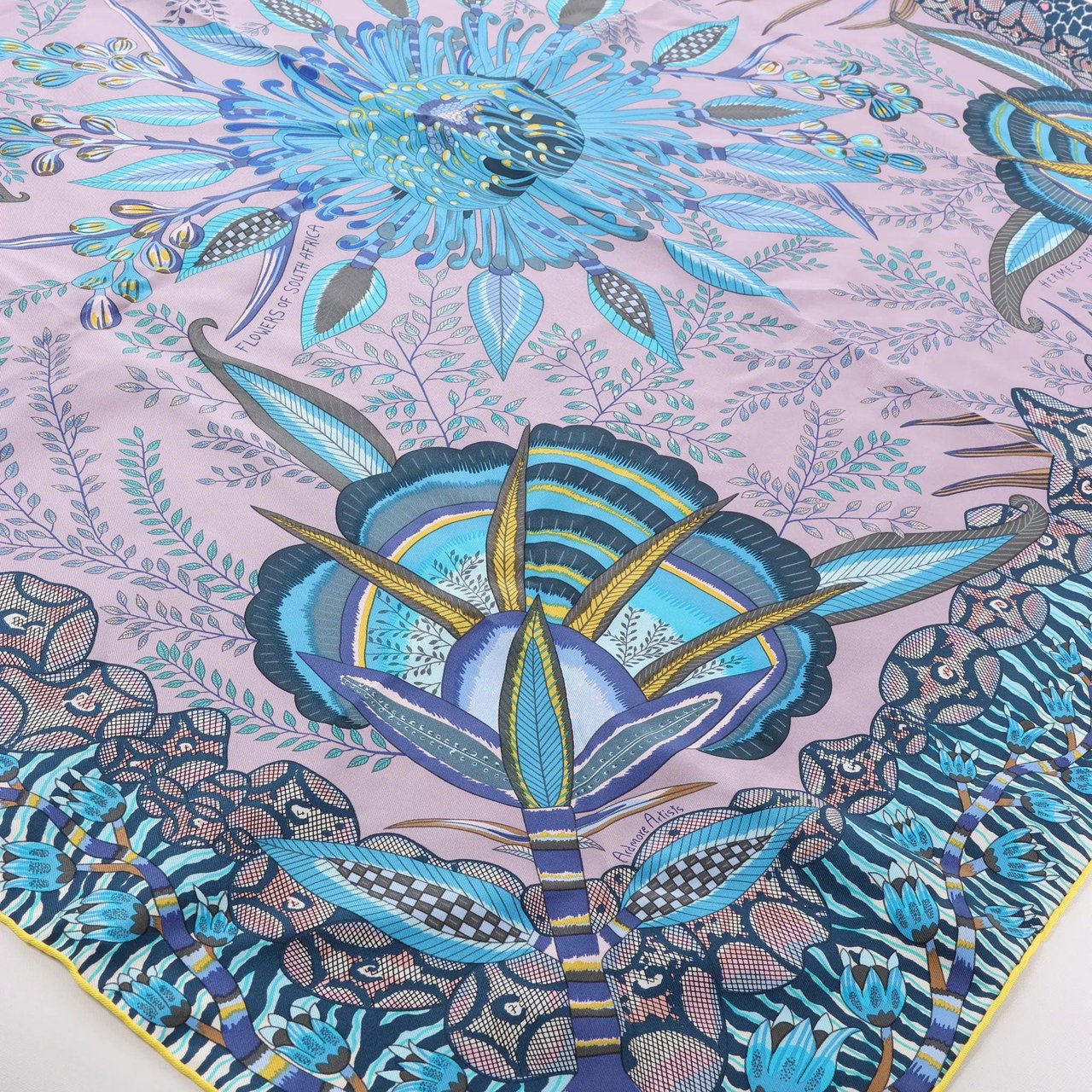 Hermès Hermès Carré 90 "FLOWERS OF SOUTH AFRICA" Silk handkerchief in Purple x Blue Blauw