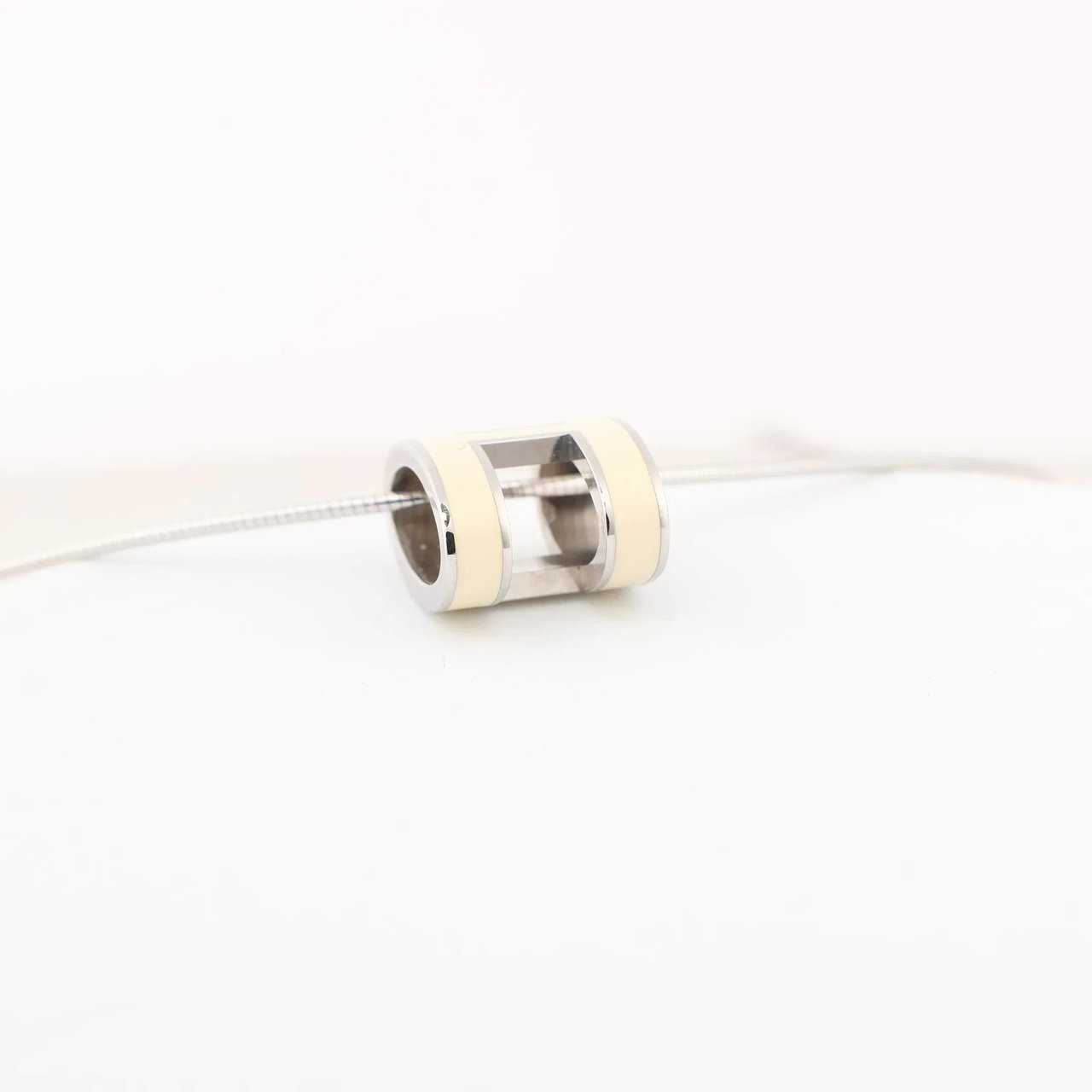 Hermès Hermes Pop H Necklace Metal × 925 in Ecru x Silver Divers