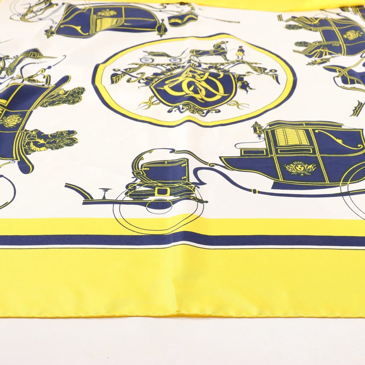 Hermès Hermès Carré 90 "ATTELAGE EN ARBALETE" Silk handkerchief in Yellow Divers