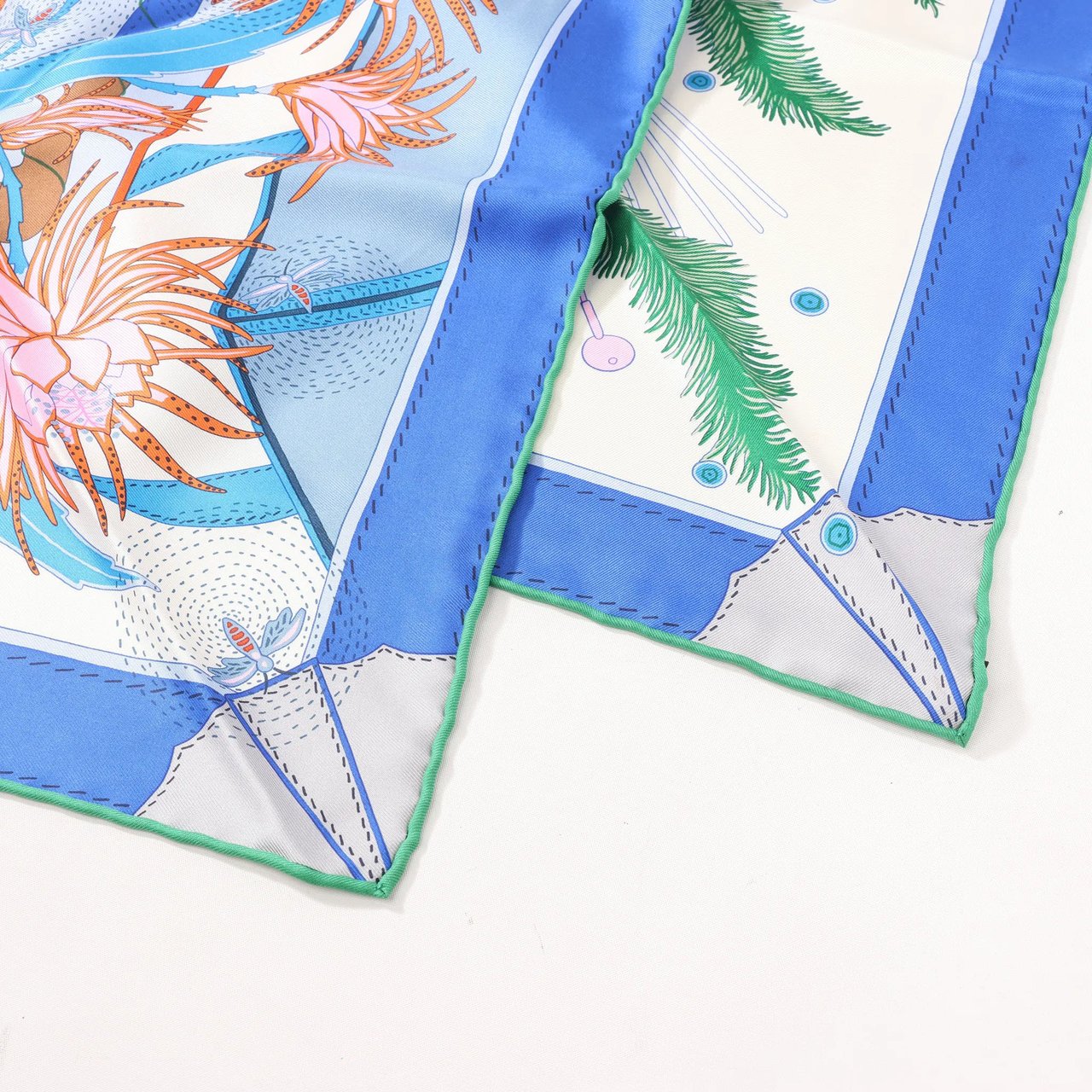 Hermès Hermès Carré 90 "BAGAGE A MAIN" Silk handkerchief in Blue Divers