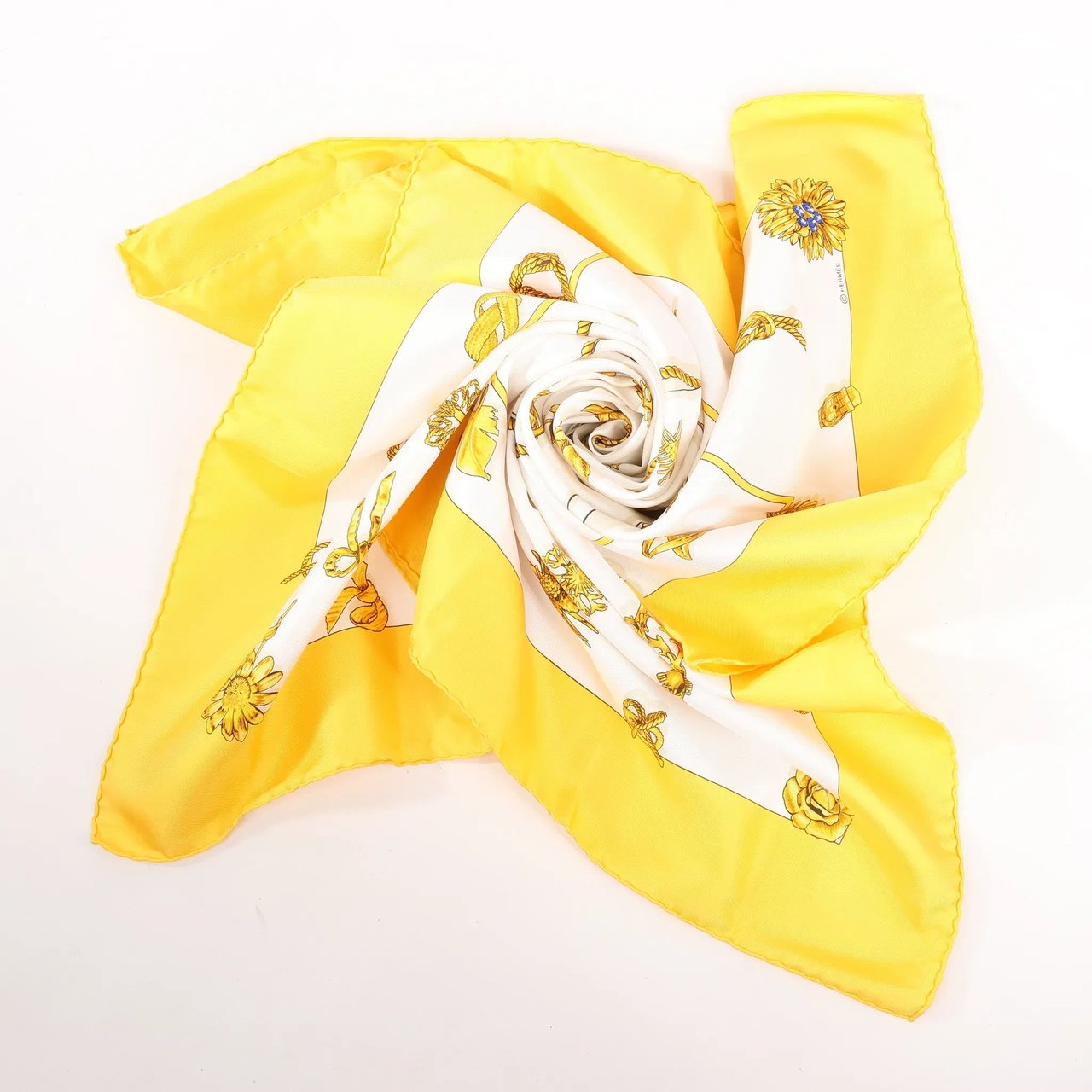 Hermès Hermès Carré 90 "Clips" Silk handkerchief in Yellow Divers