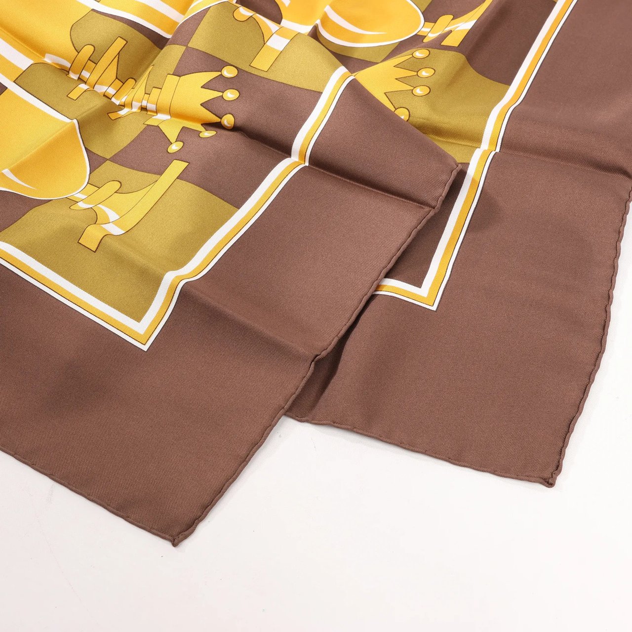 Hermès Hermès Carré 90 "ÉCHIQUIER" Silk handkerchief in Brown Divers