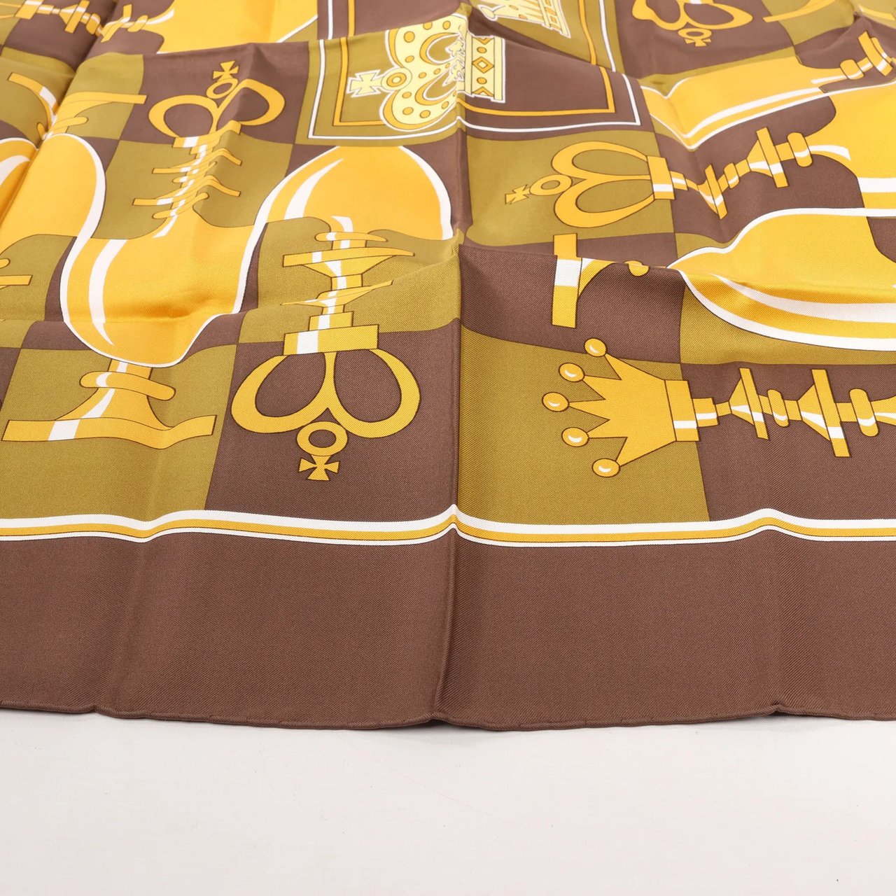 Hermès Hermès Carré 90 "ÉCHIQUIER" Silk handkerchief in Brown Divers