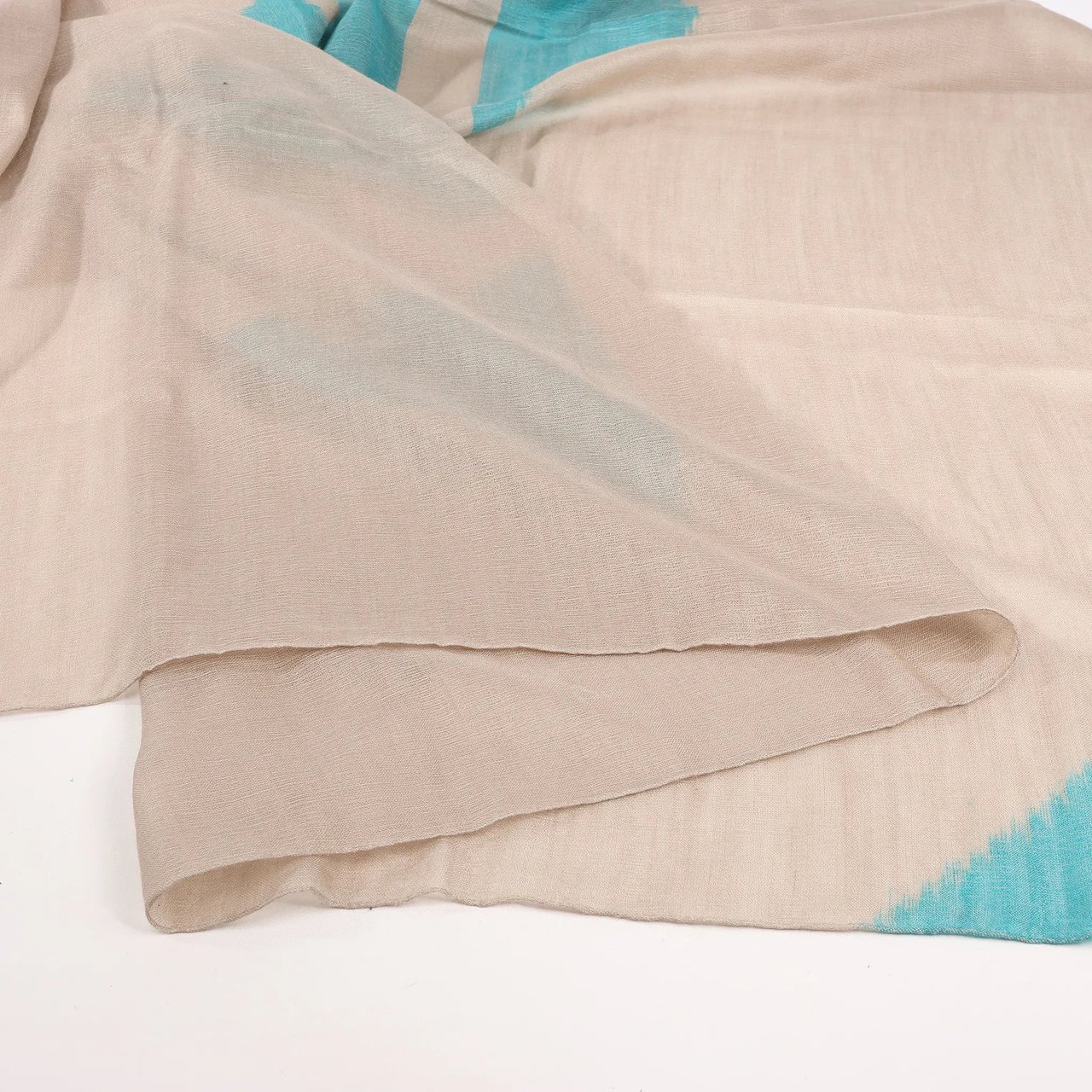 Hermès Hermès Carré Géant "Calégé amplume HIKAT" Cashmere & Silk handkerchief in Beige x Green Beige