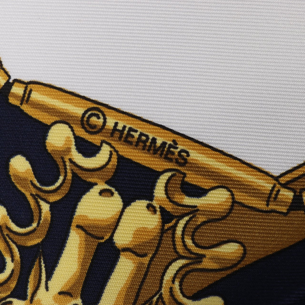 Hermès Hermès Carré 90 "LES CAVALIERS D'OR" Silk handkerchief in Navy Blue Divers