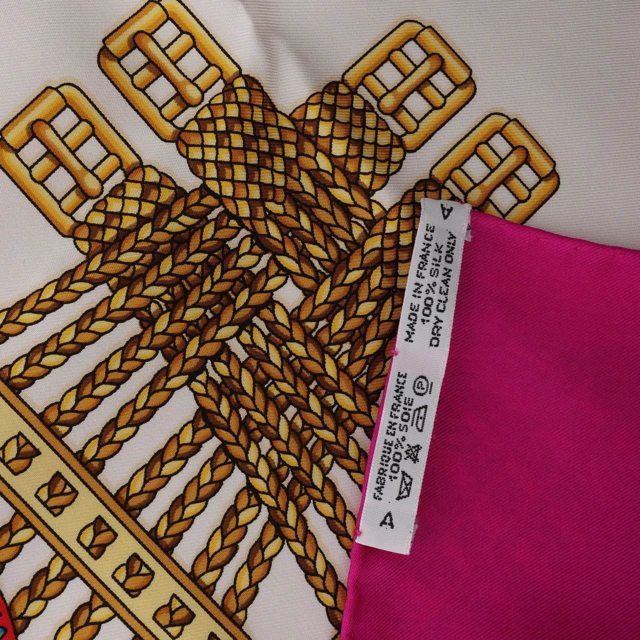 Hermès Hermès Carré 90 "LES RUBANS DU CHEVAL" Silk handkerchief in Pink Divers