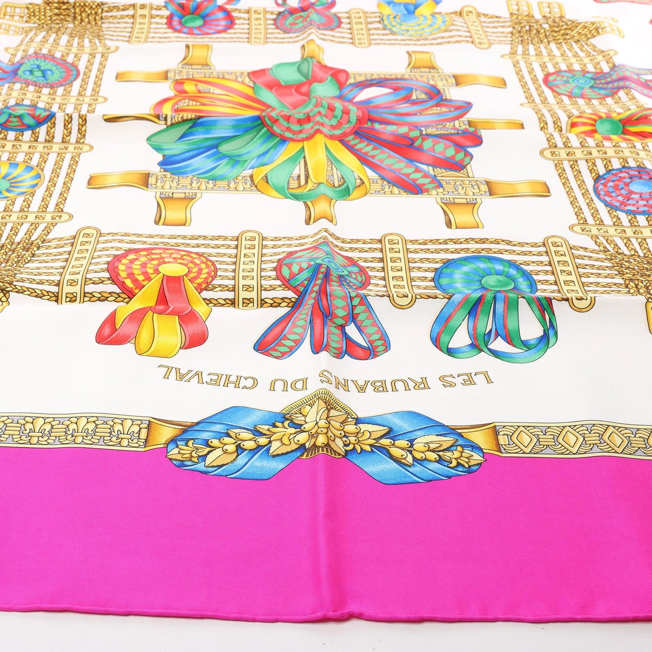 Hermès Hermès Carré 90 "LES RUBANS DU CHEVAL" Silk handkerchief in Pink Divers