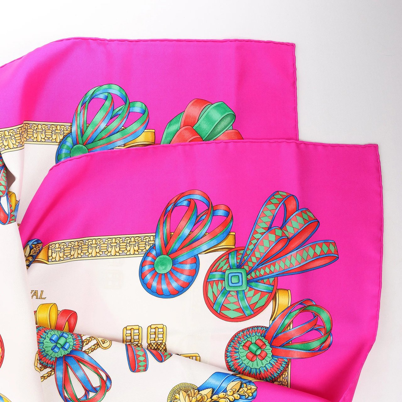 Hermès Hermès Carré 90 "LES RUBANS DU CHEVAL" Silk handkerchief in Pink Divers