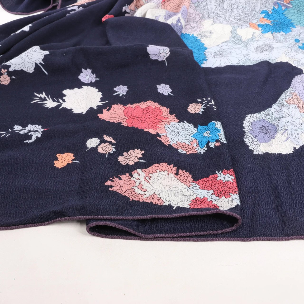 Hermès Carré Géant "Robe Legere" Cashmere x Silk handkerchief in Navy Blue Divers