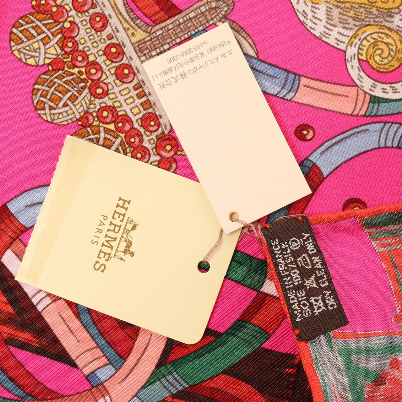 Hermès Hermès Carré 90 " AU FIL DU CARRE" Silk handkerchief in Pink Roze