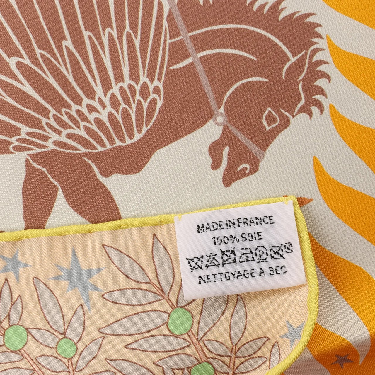 Hermès Hermès Carré 90 Double Face "le Charme d'Orphee Lured" Silk handkerchief in Yellow Geel