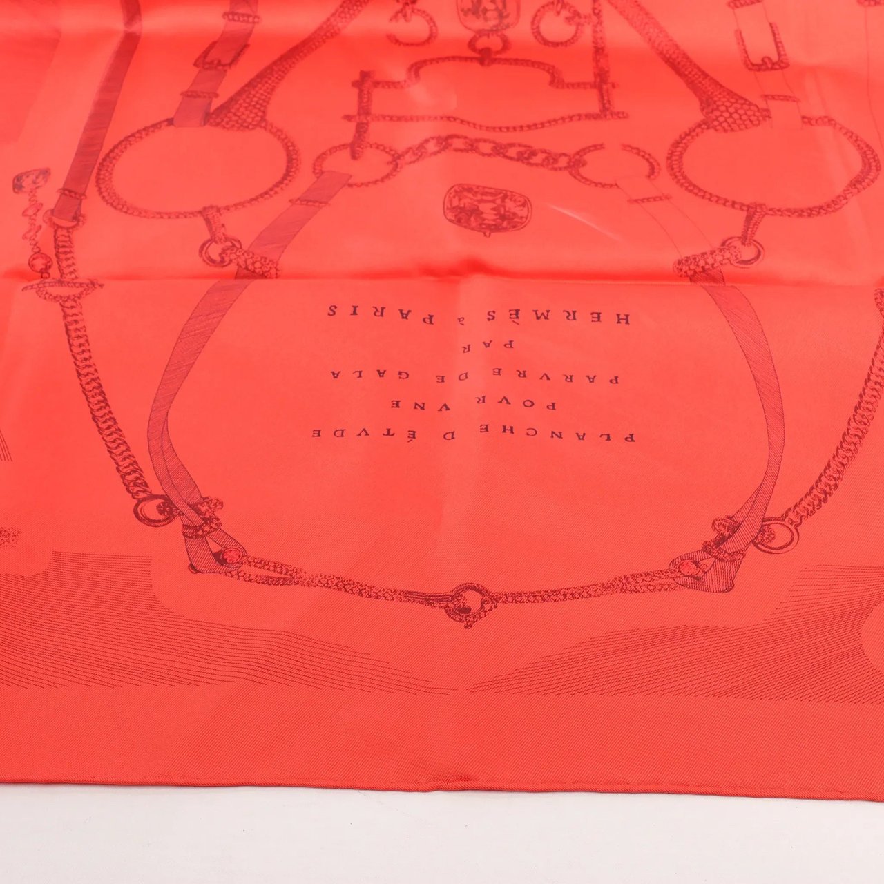 Hermès Carré 90 "ETVDE POVR VNE PARVRE DE GALA" Silk handkerchief in Red Rood
