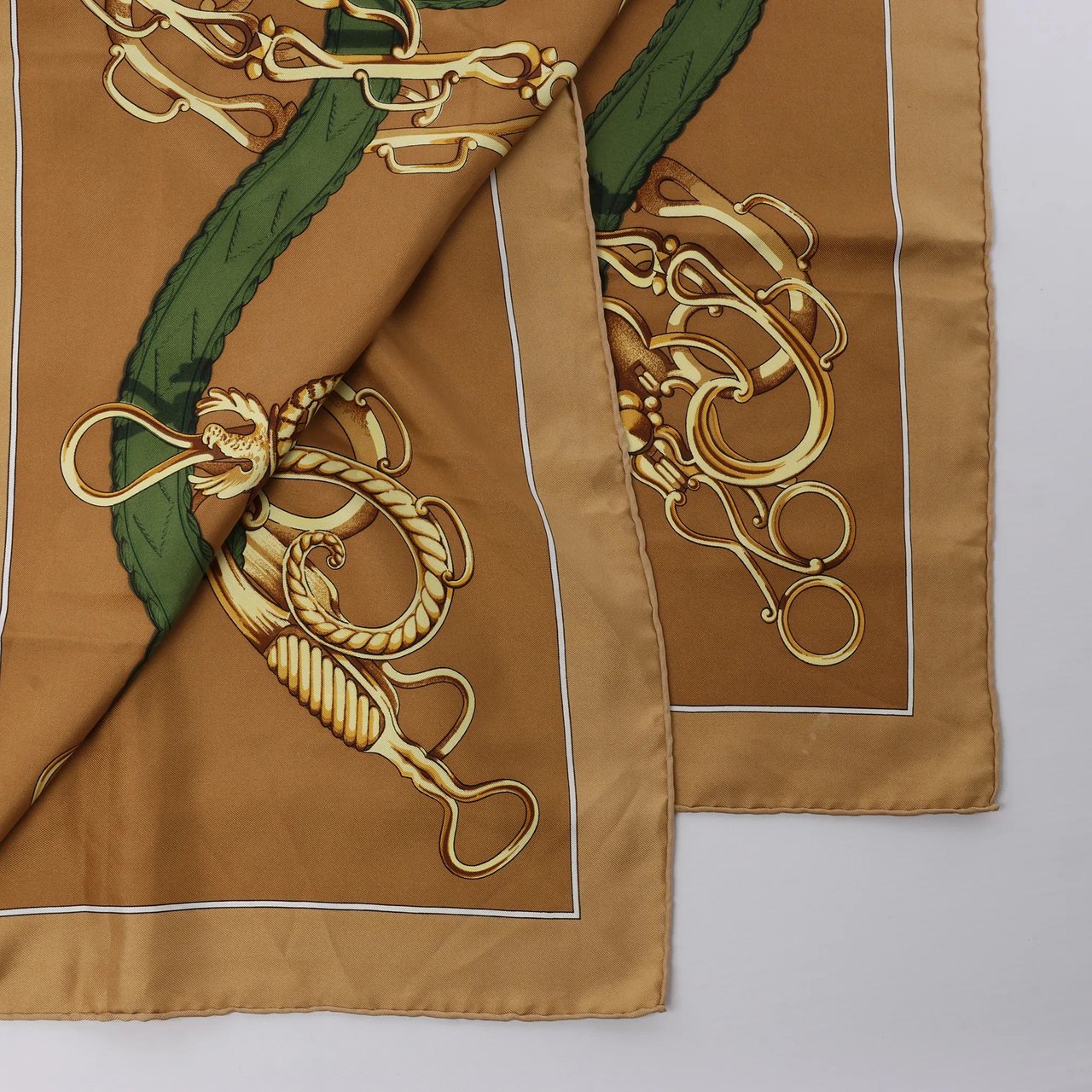 Hermès Hermès Carré 90 "Profilé" Silk handkerchief in Brown Bruin